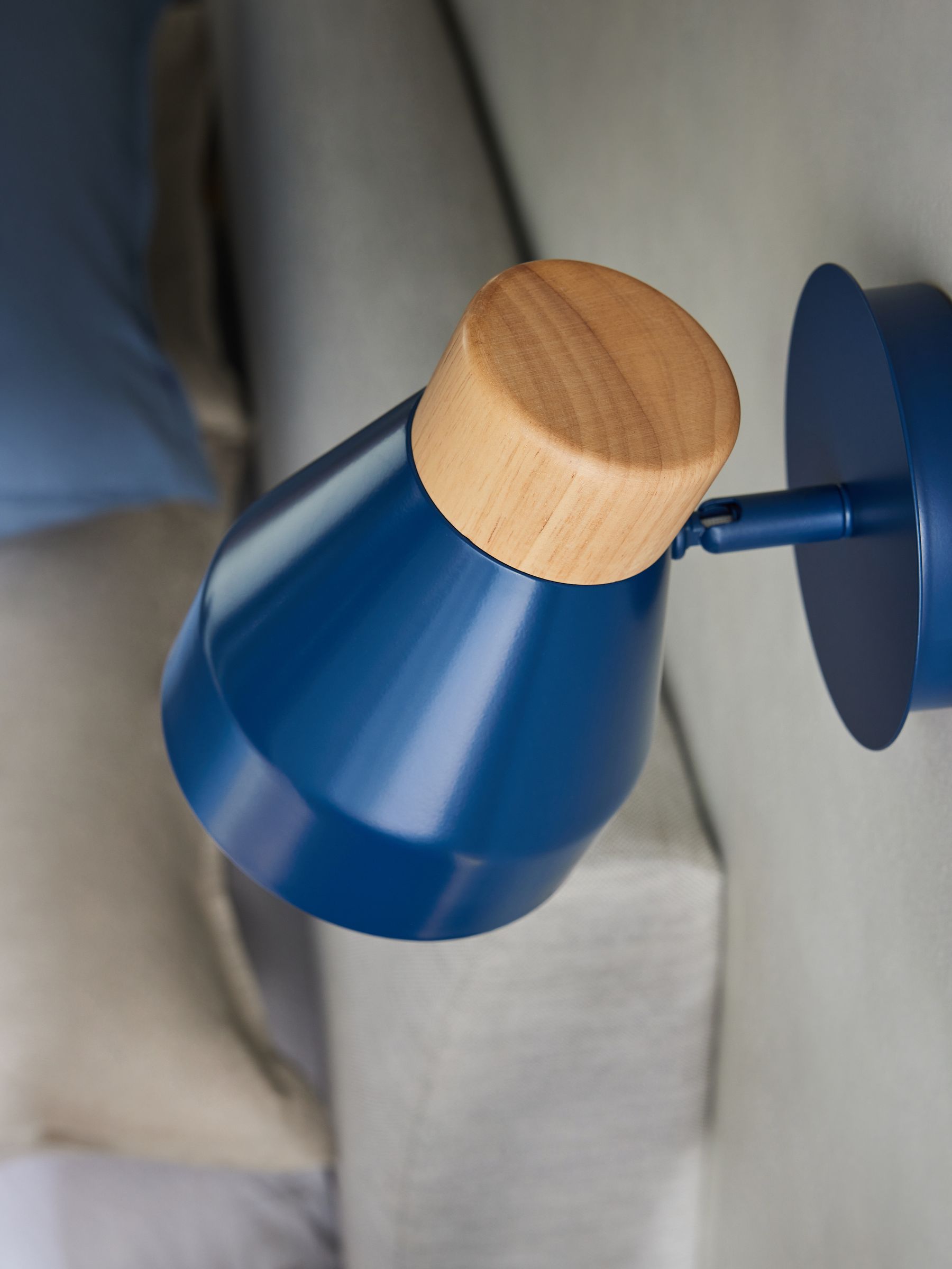 Albert Wall Spotlight in Navy