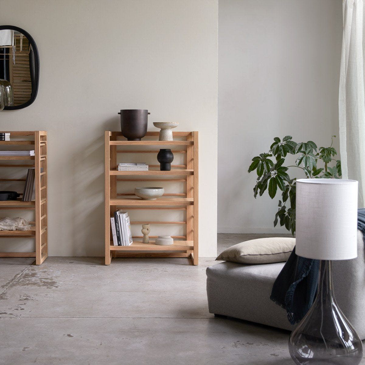 Tikamoon - Sera - Lage boekenkast van massief teakhout