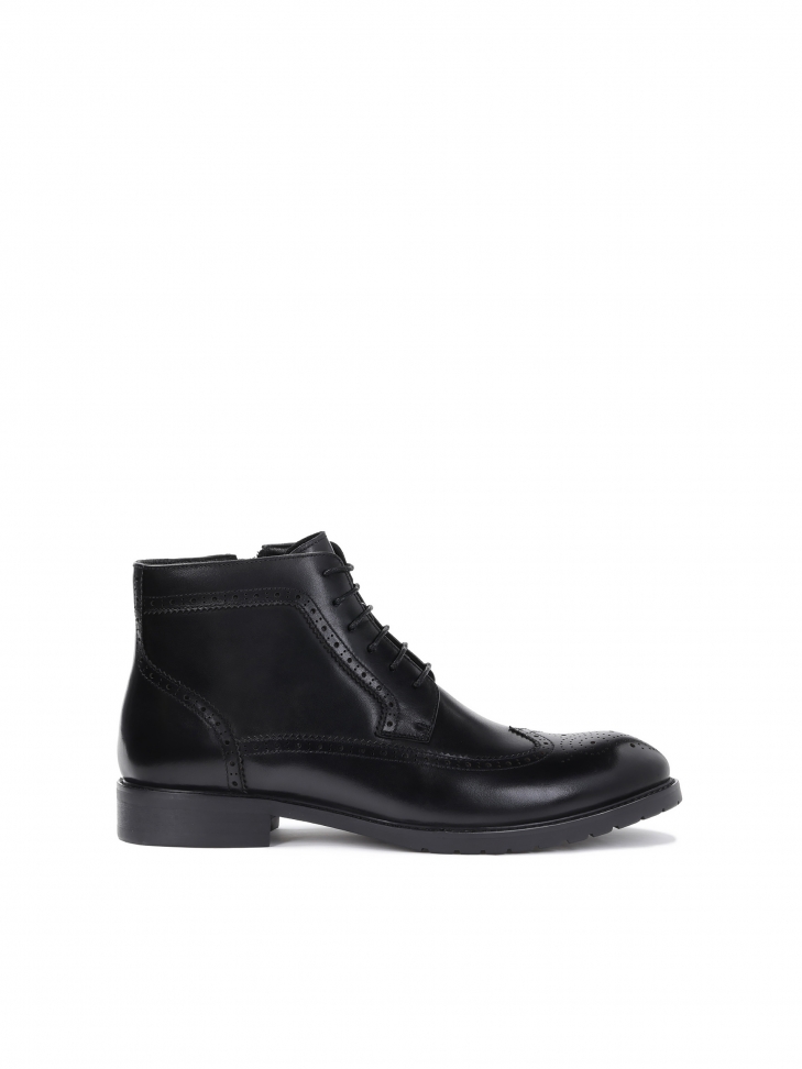 Men’s black boots