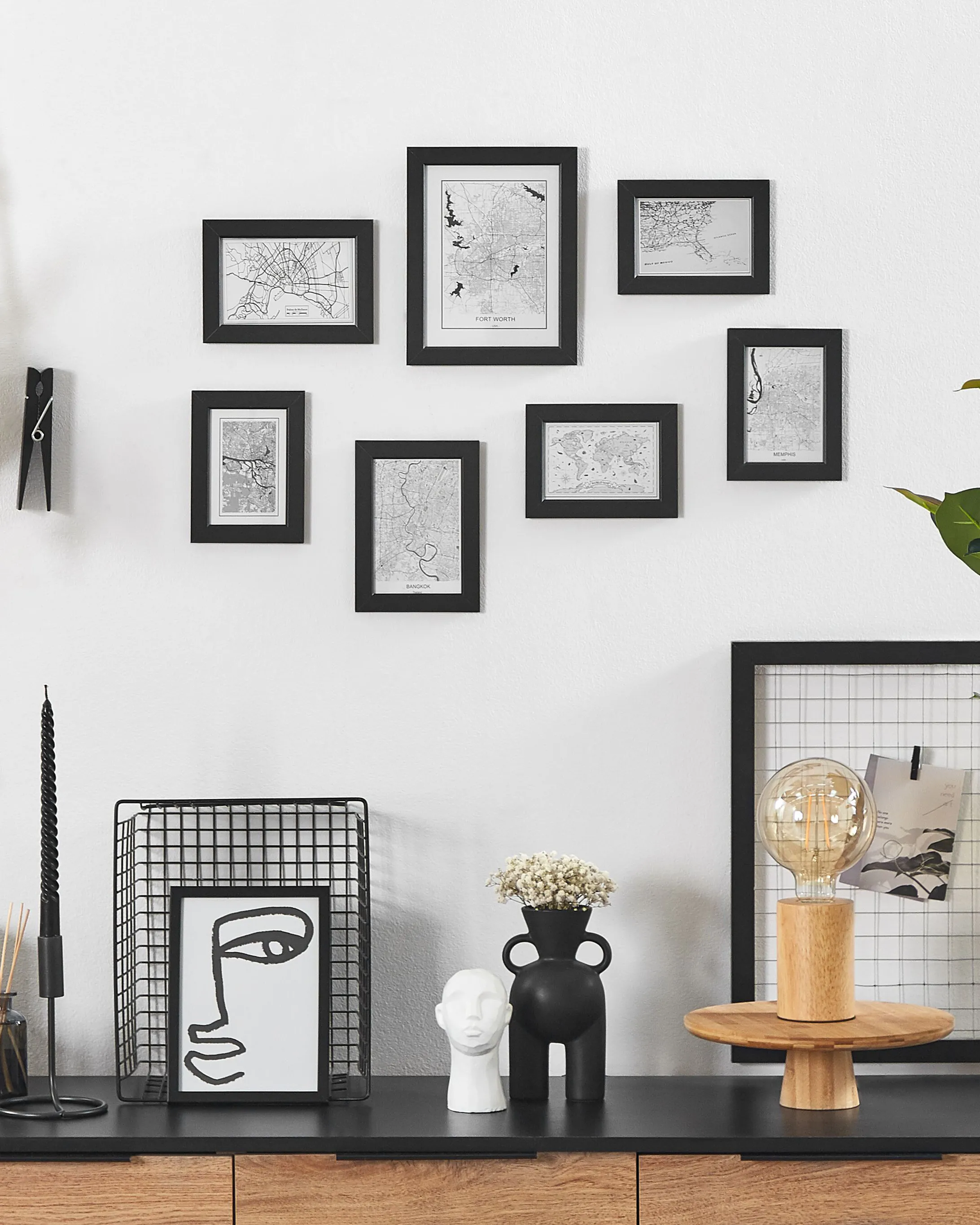Set of 7 Photo Frames DENKORO Urban Motif Black