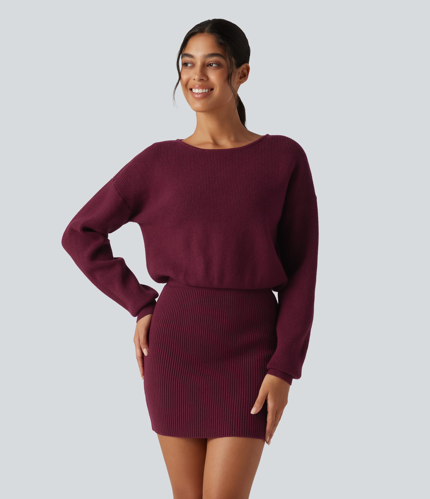Robe pull mini moulante à encolure bateau, manches longues et coupe T
