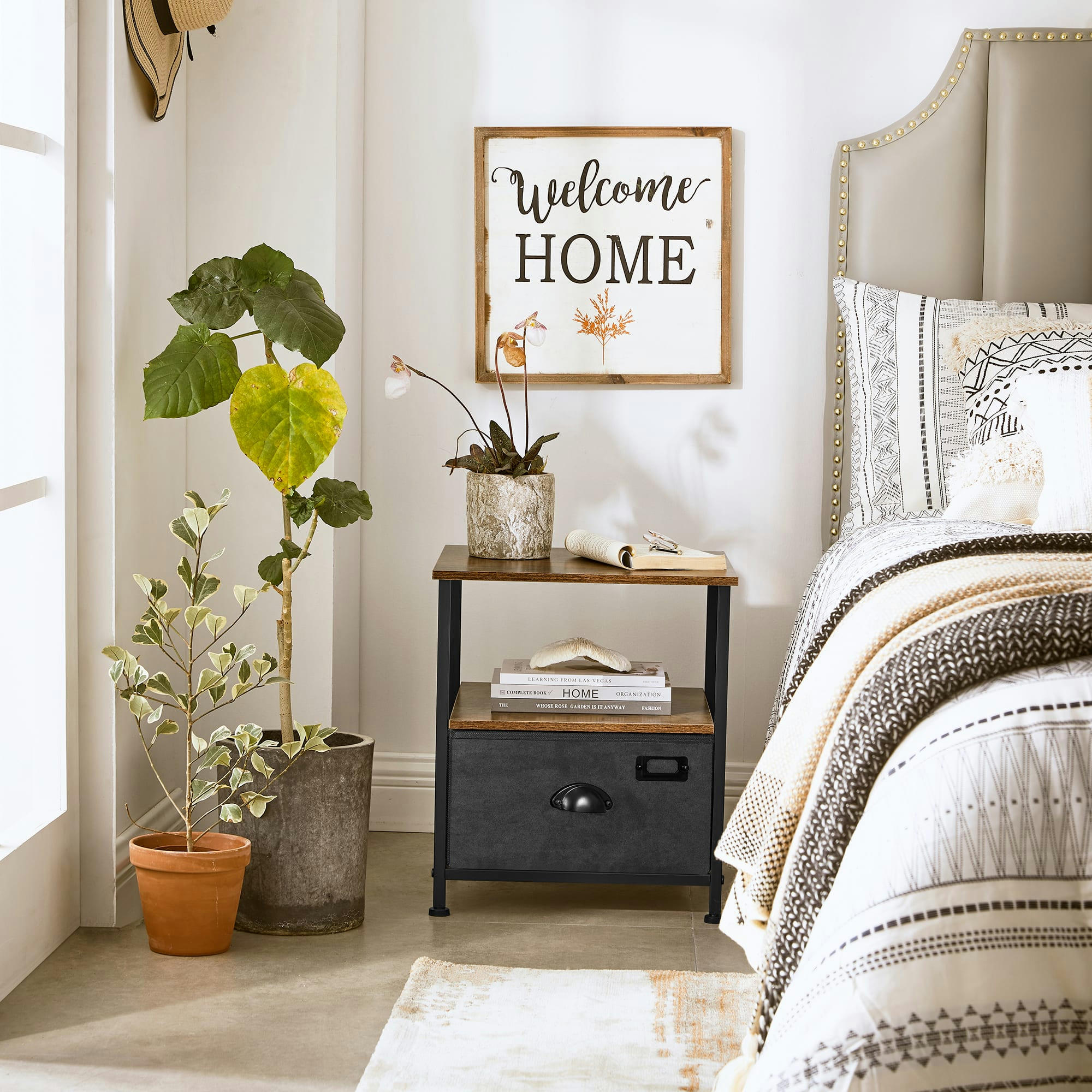 - Table de chevet 1 tiroir tissu effet bois noir