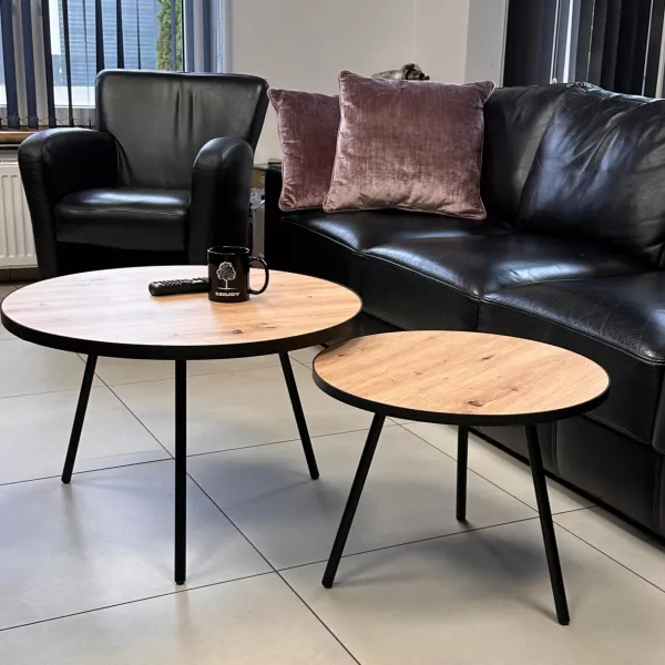 Zestaw drewnianych stolików zdobionych skórą 25 mm Kreo 01