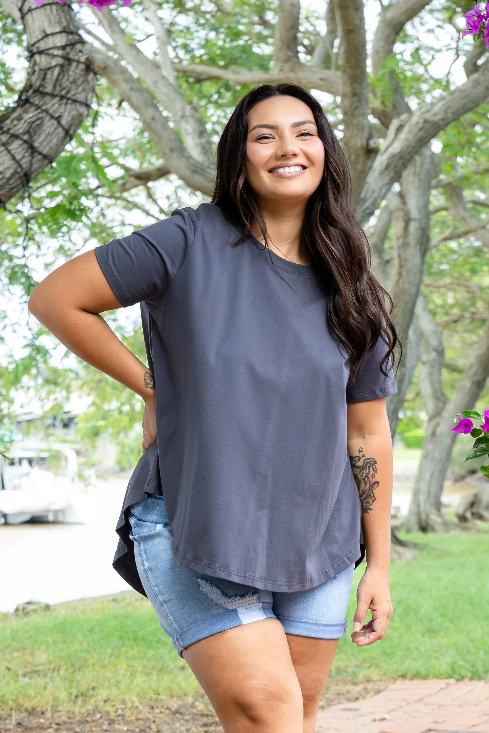 Jayden Tee in Charcoal