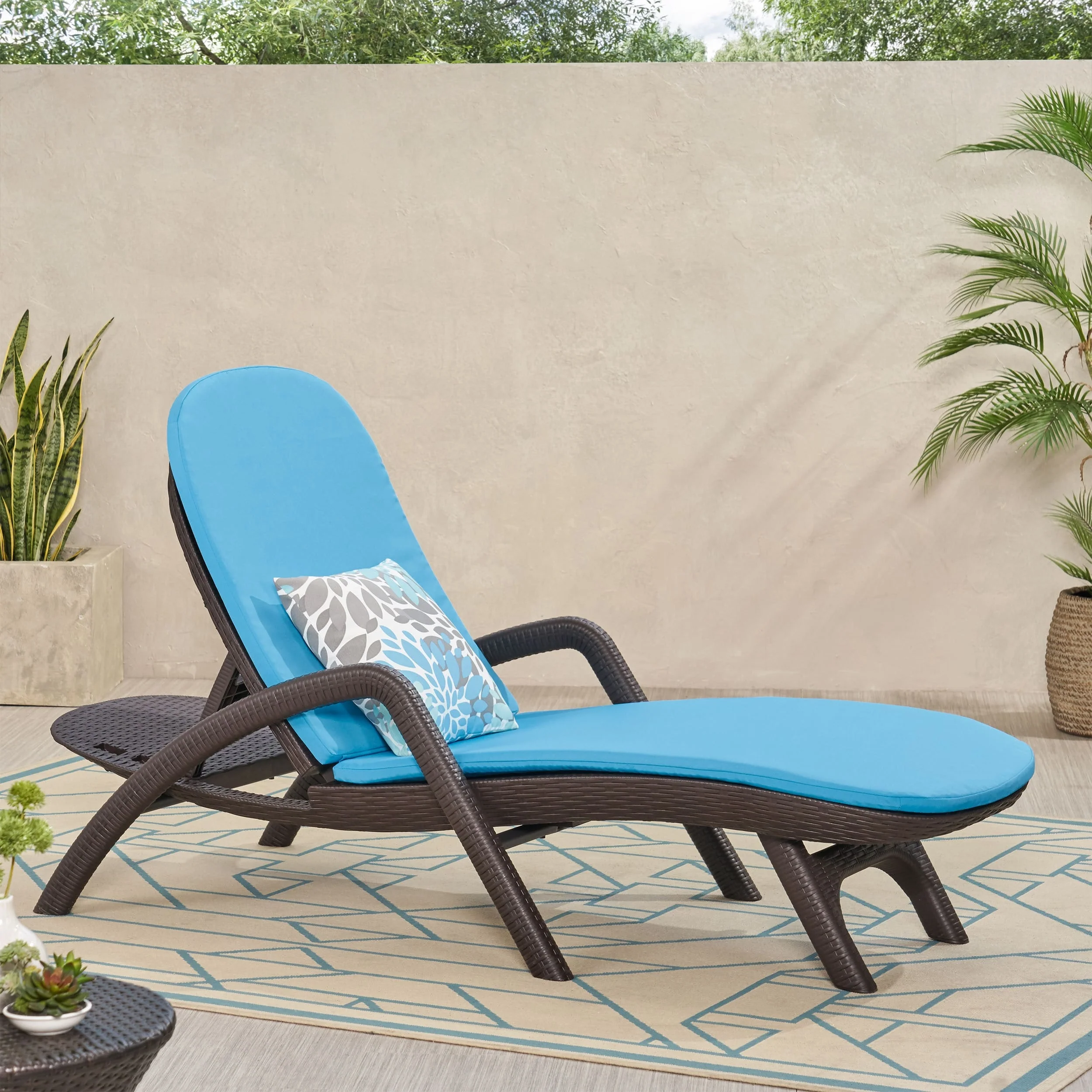 Outdoor Chaise Lounge Chair Ergonomic Armchair with Cushion for Poolside Patio Garden