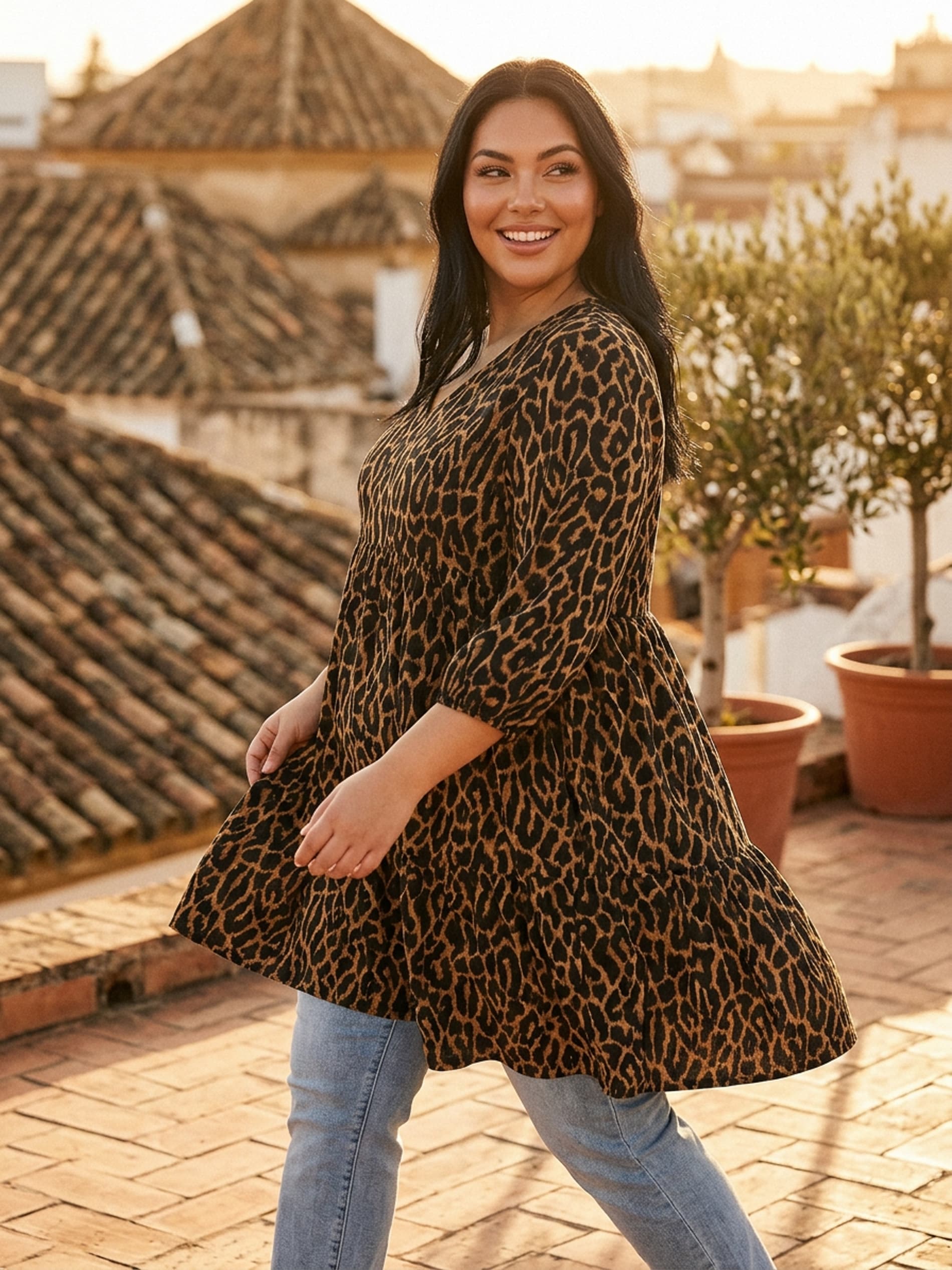Sukienka we wzór w panterkę Plus Size