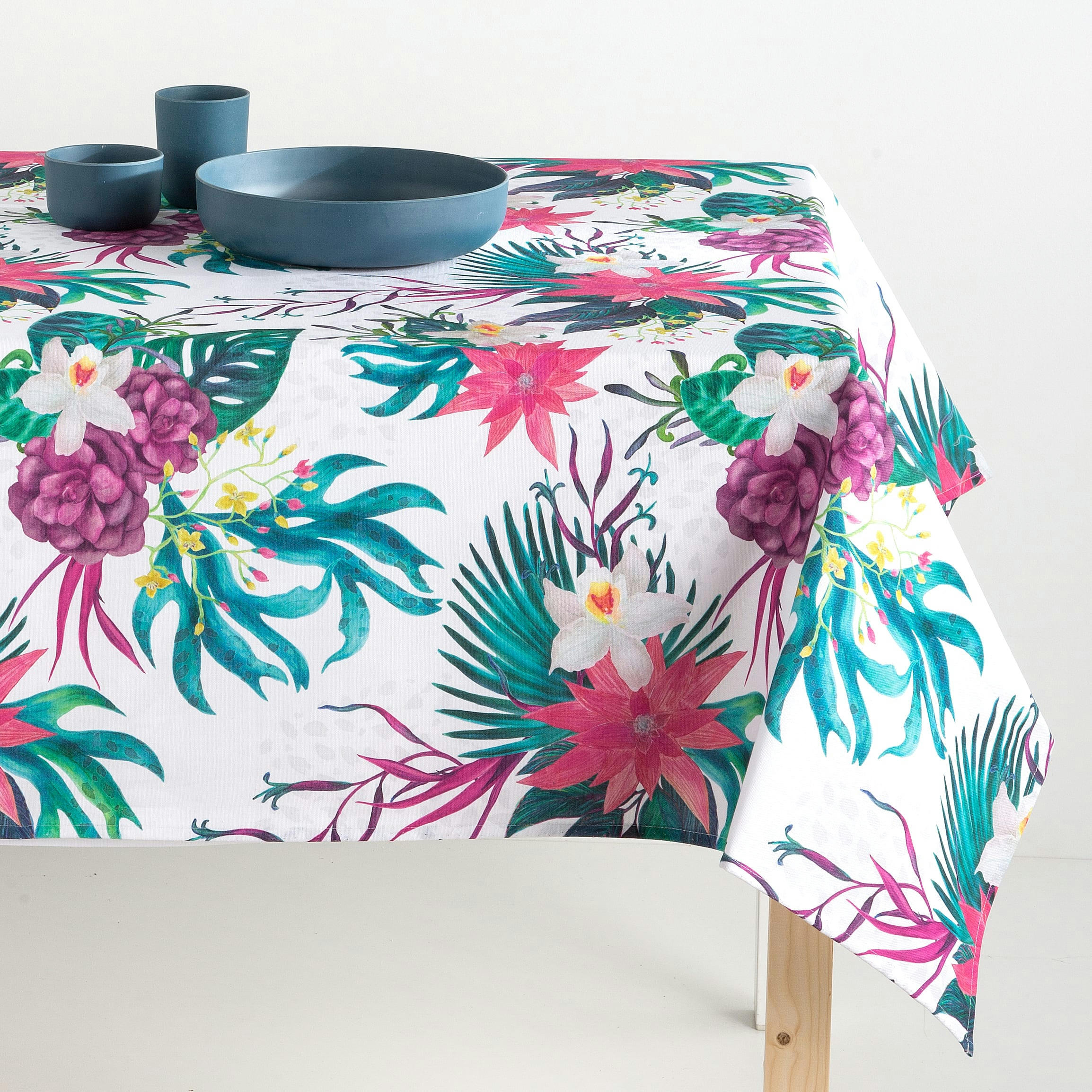 BAHAMAS MULTICOLOR - Nappe en coton biologique antitâche imprimée floral bleu 140x140 cm