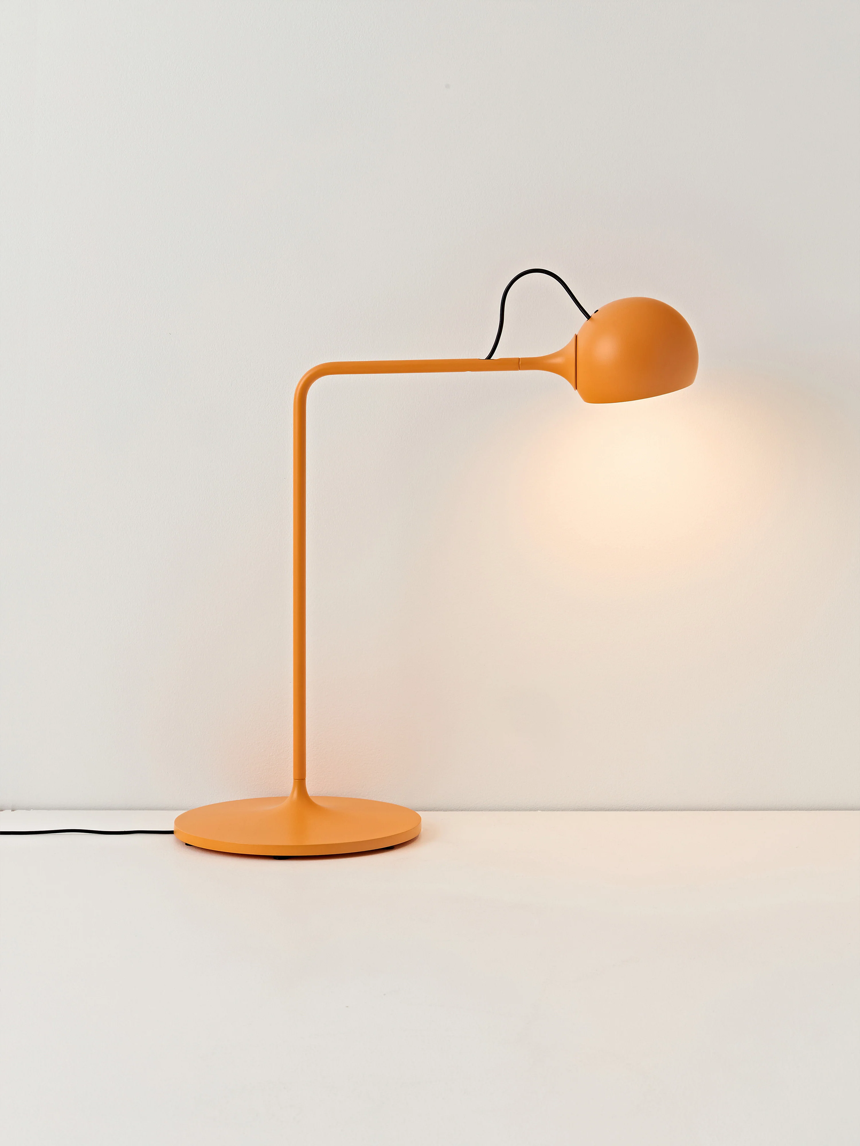 Verstellbare LED-Schreibtischlampe Ixa, dimmbar