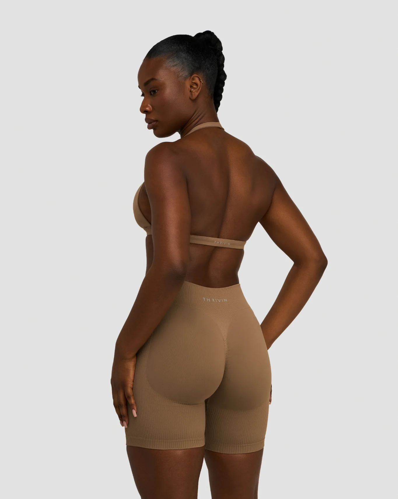 Elevate™ Sculpting Seamless V-Neck Halter Bra | Toffee