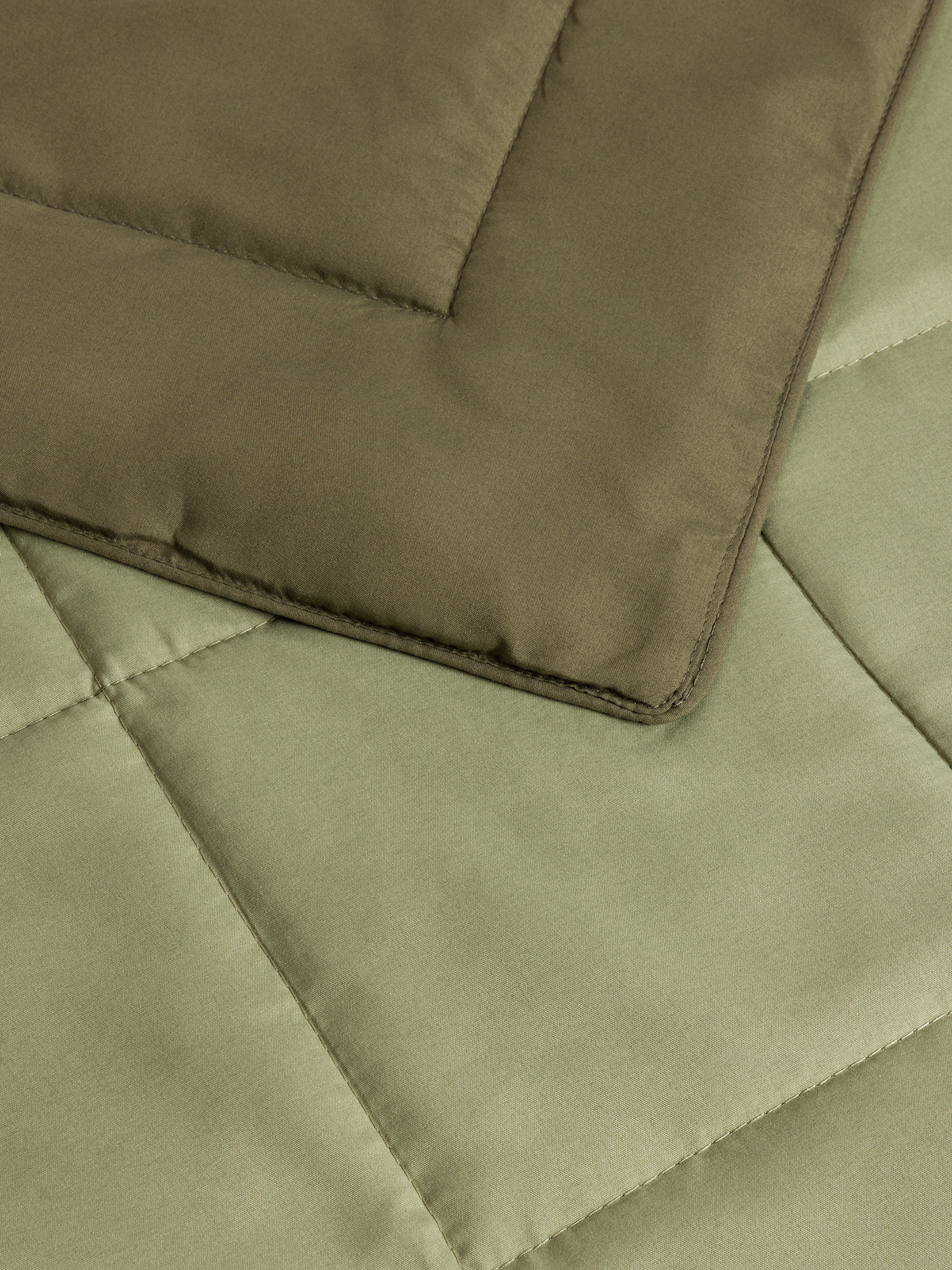 Trapunta double face in microfibra leggera