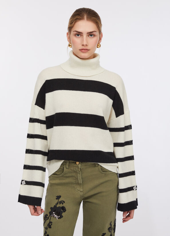 Dolcevita 100% lana con bottoni gioiello