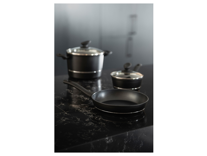 Patelnia aluminiowa Delux z powłoką non-stick 20 cm