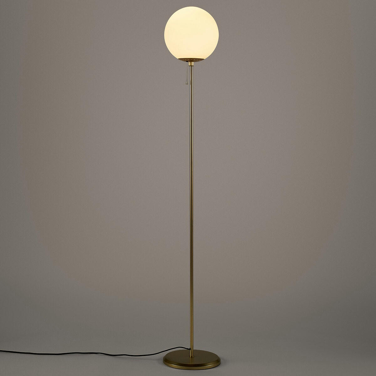 Lampadaire laiton et verre opaline, Moricio