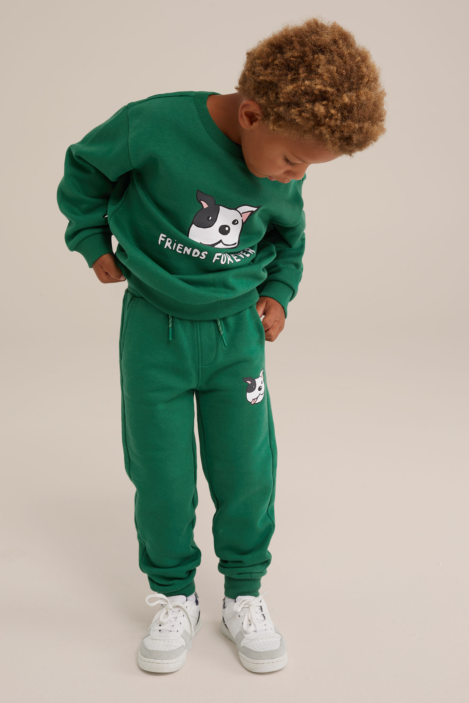 Jongens regular fit joggingbroek met print