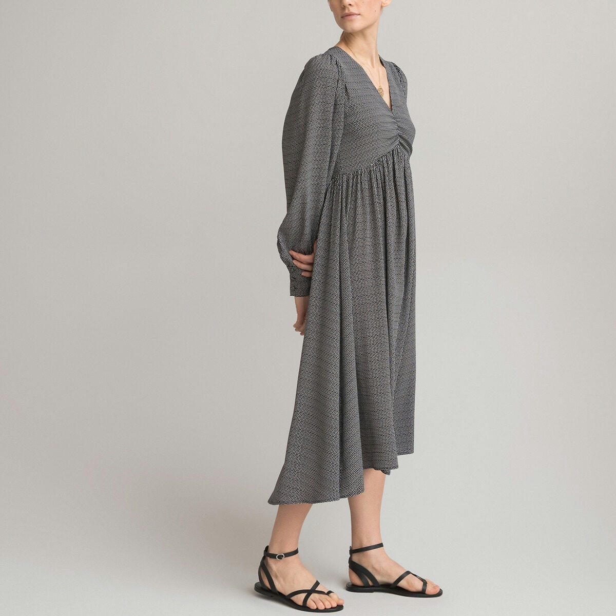 Robe encolure V manches longues bouffantes