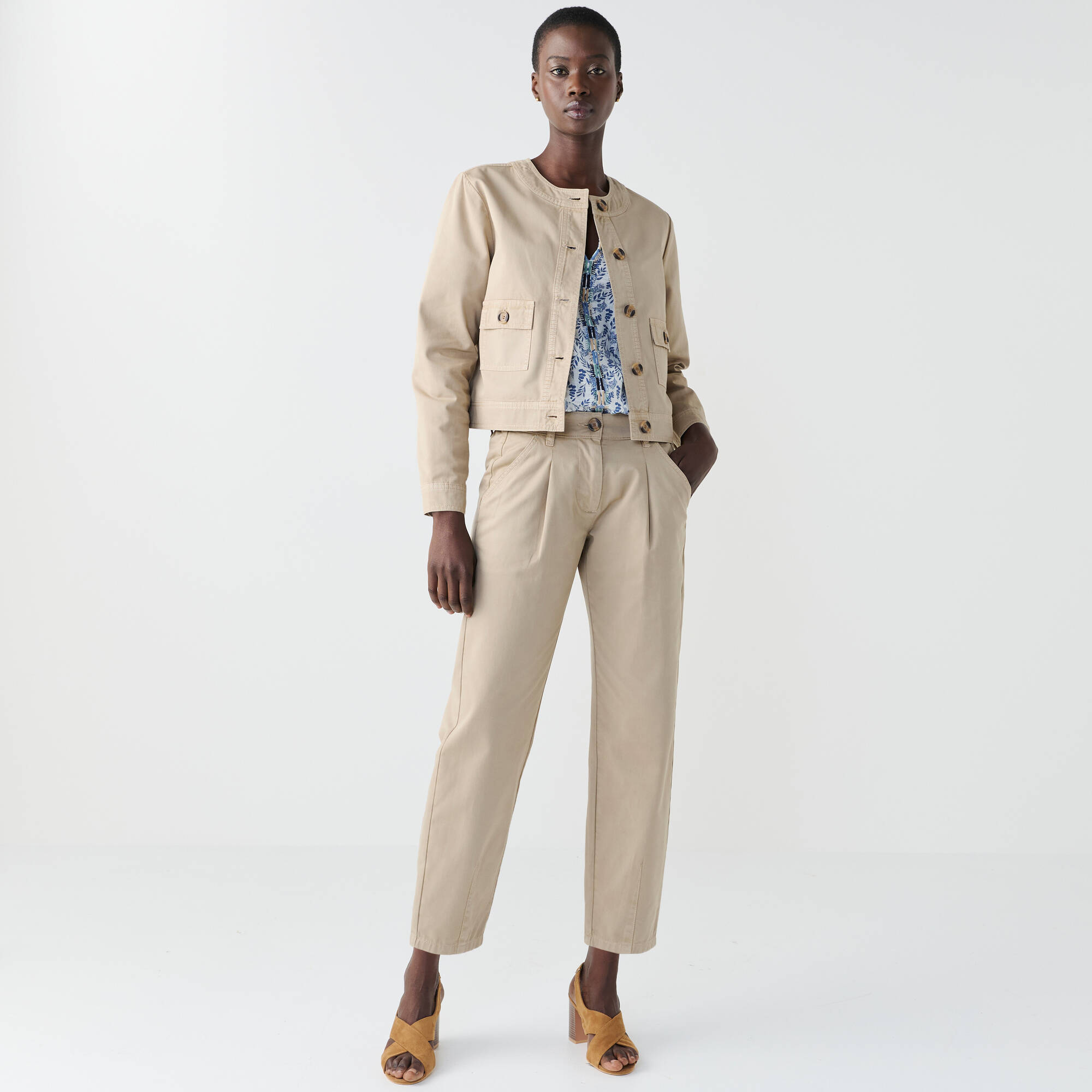 Veste unie boutonnée, col rond