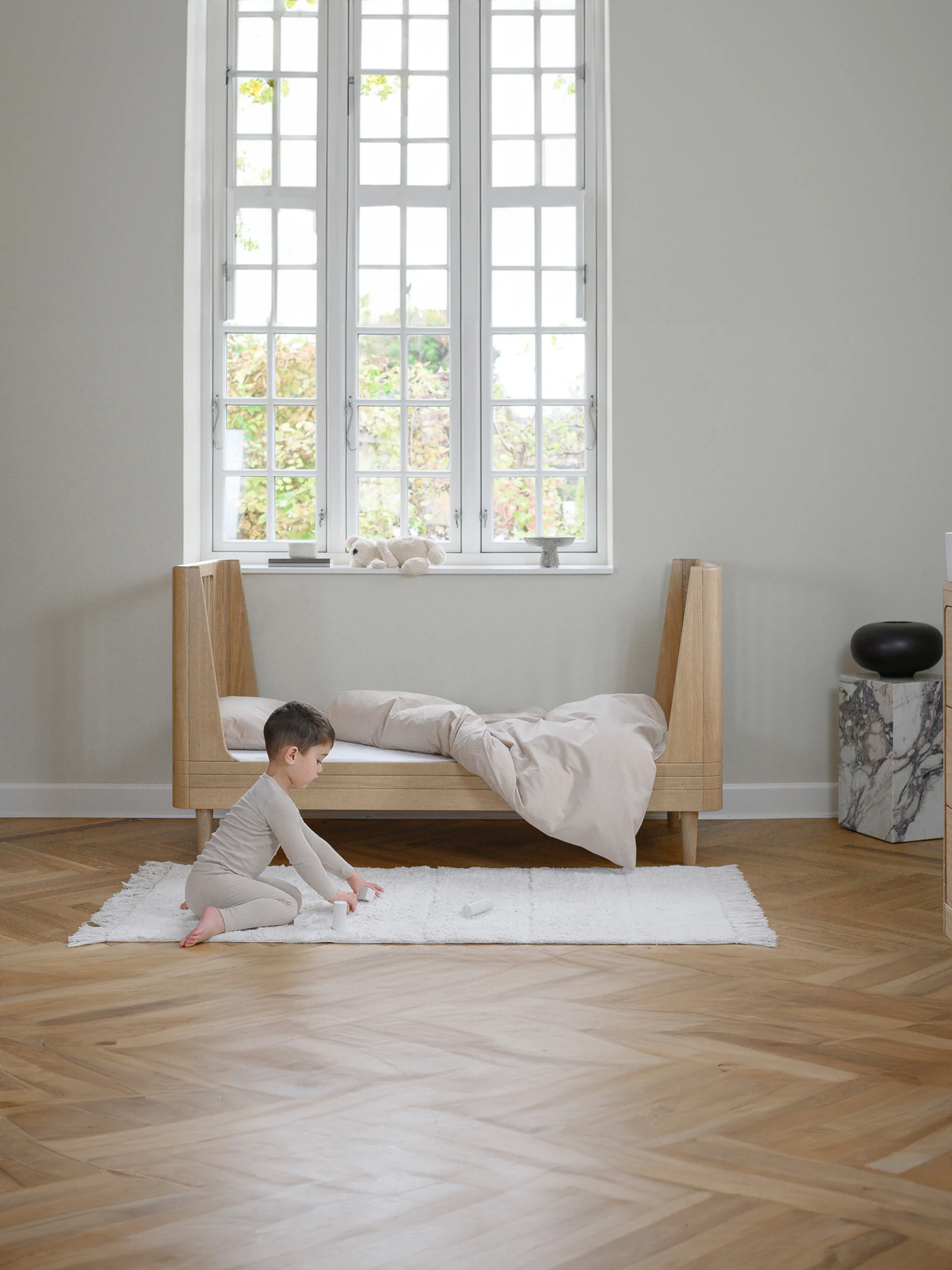 Handgefertigtes Kinderbett Nature 2.0 aus Eichenholz, B 73 x L 165 cm