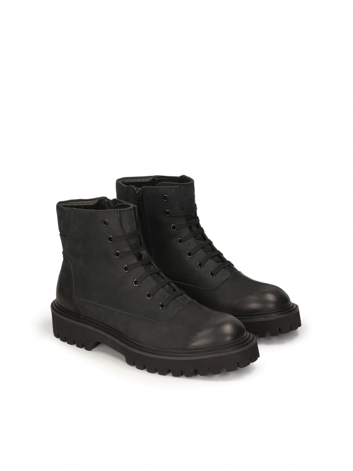 Classic men's nubuck boots