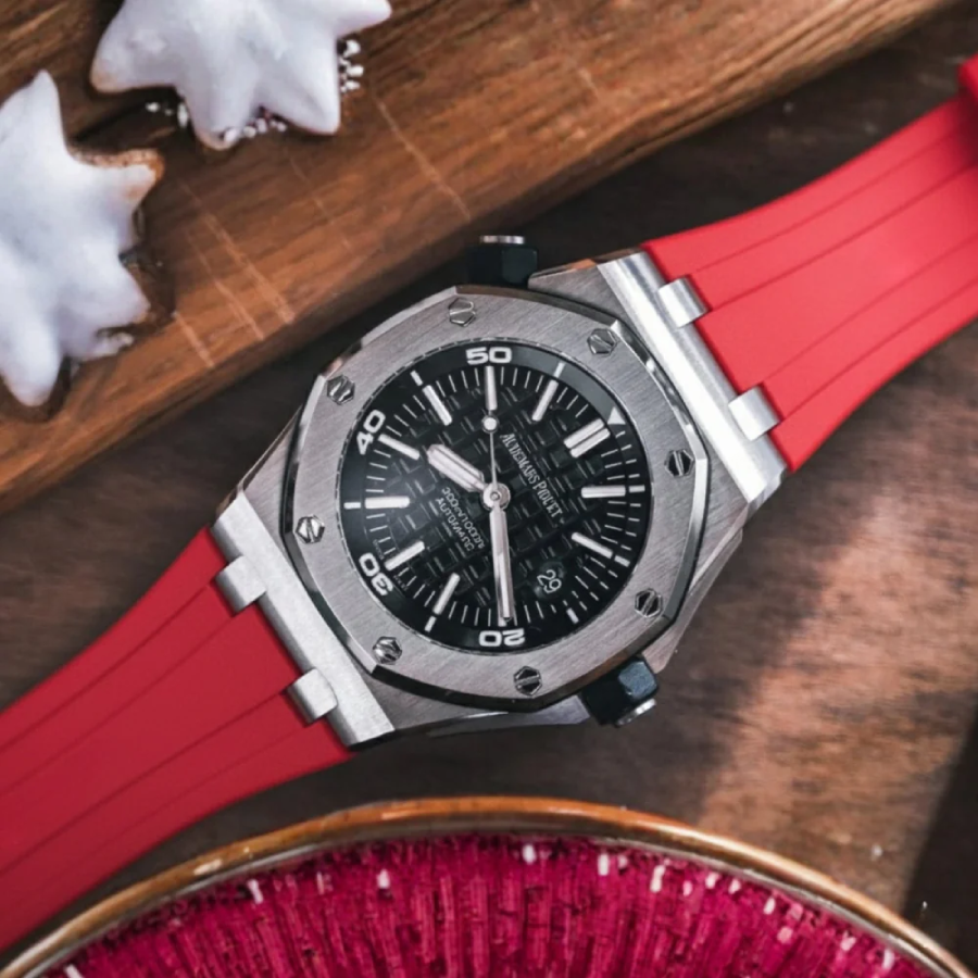 Audemars Piguet – Royal Oak Offshore Diver –  Rubber Strap – Red
