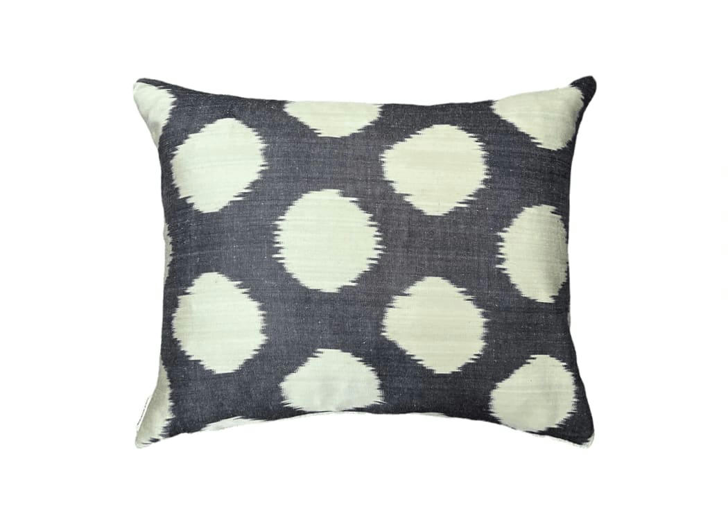 - Housse de coussin double soie ikat  40x50 noir