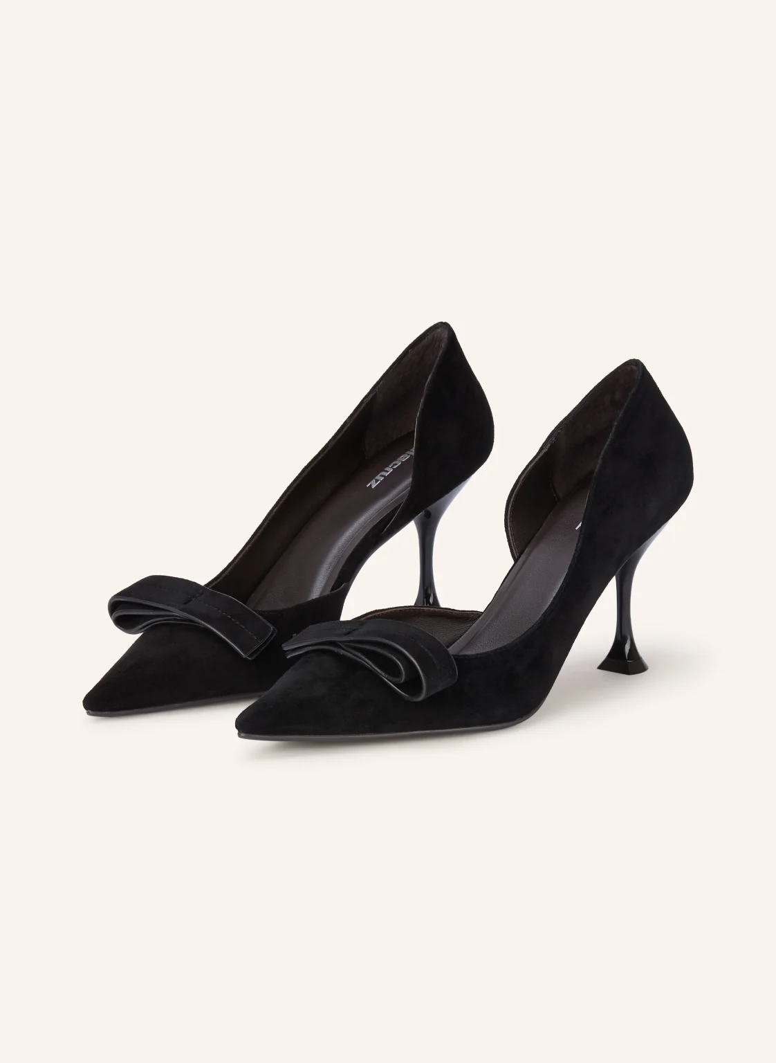 Lola Cruz Pumps