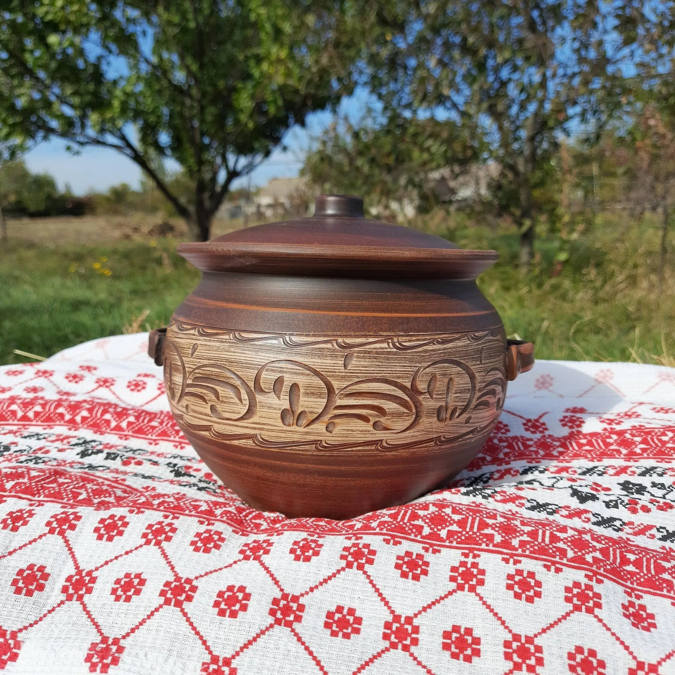 Clay Pot with Lid: Unglazed Terracotta Bread Baking Dish, Ceramic Handmade Clay Bakeware