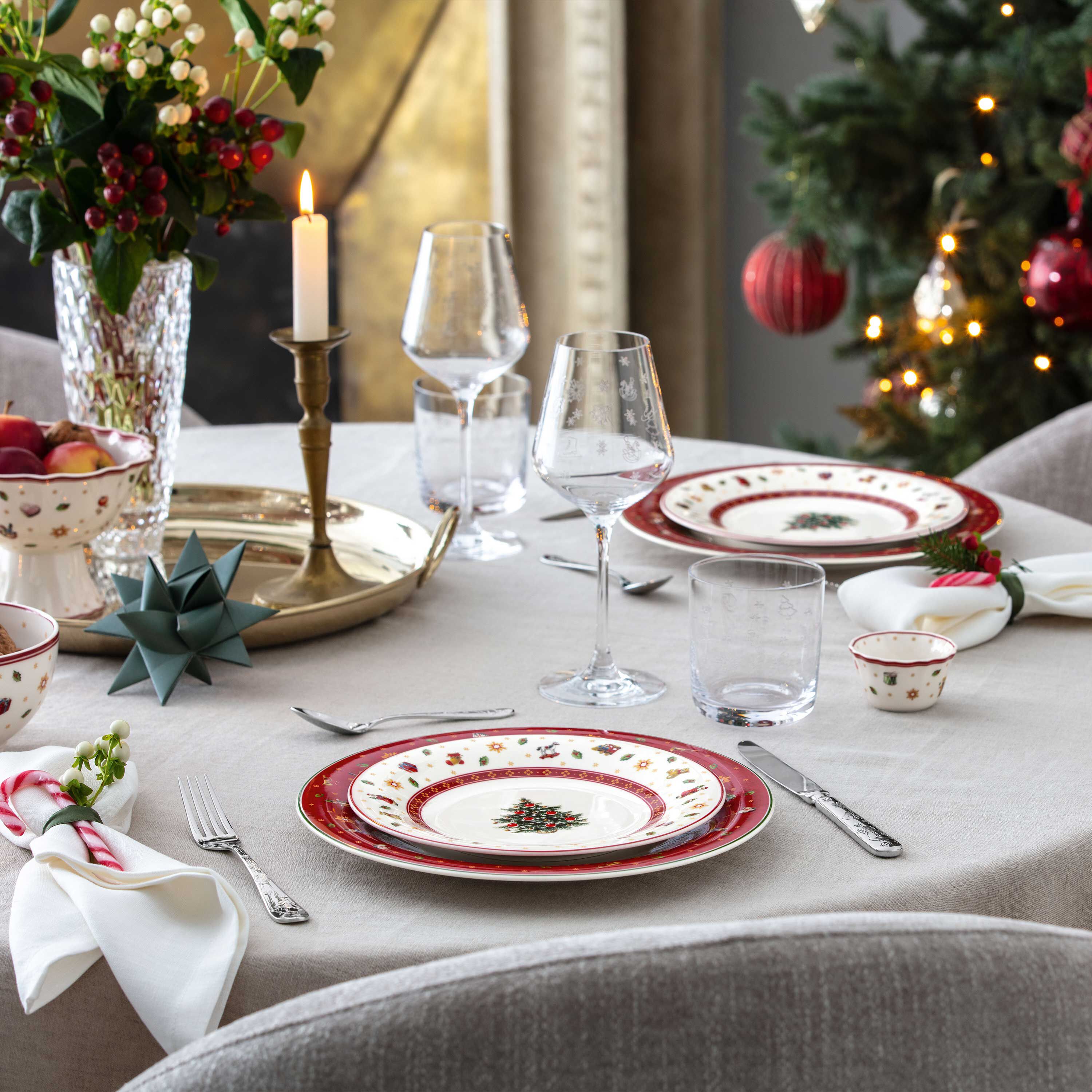 Toy's Delight Salad/ Dessert Plate - Red, 8.5'', Premium Porcelain