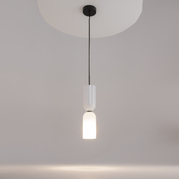 Lampa wisząca czarno-biała Memory 1xE14x40W wym: 232x8x8 cm Maytoni