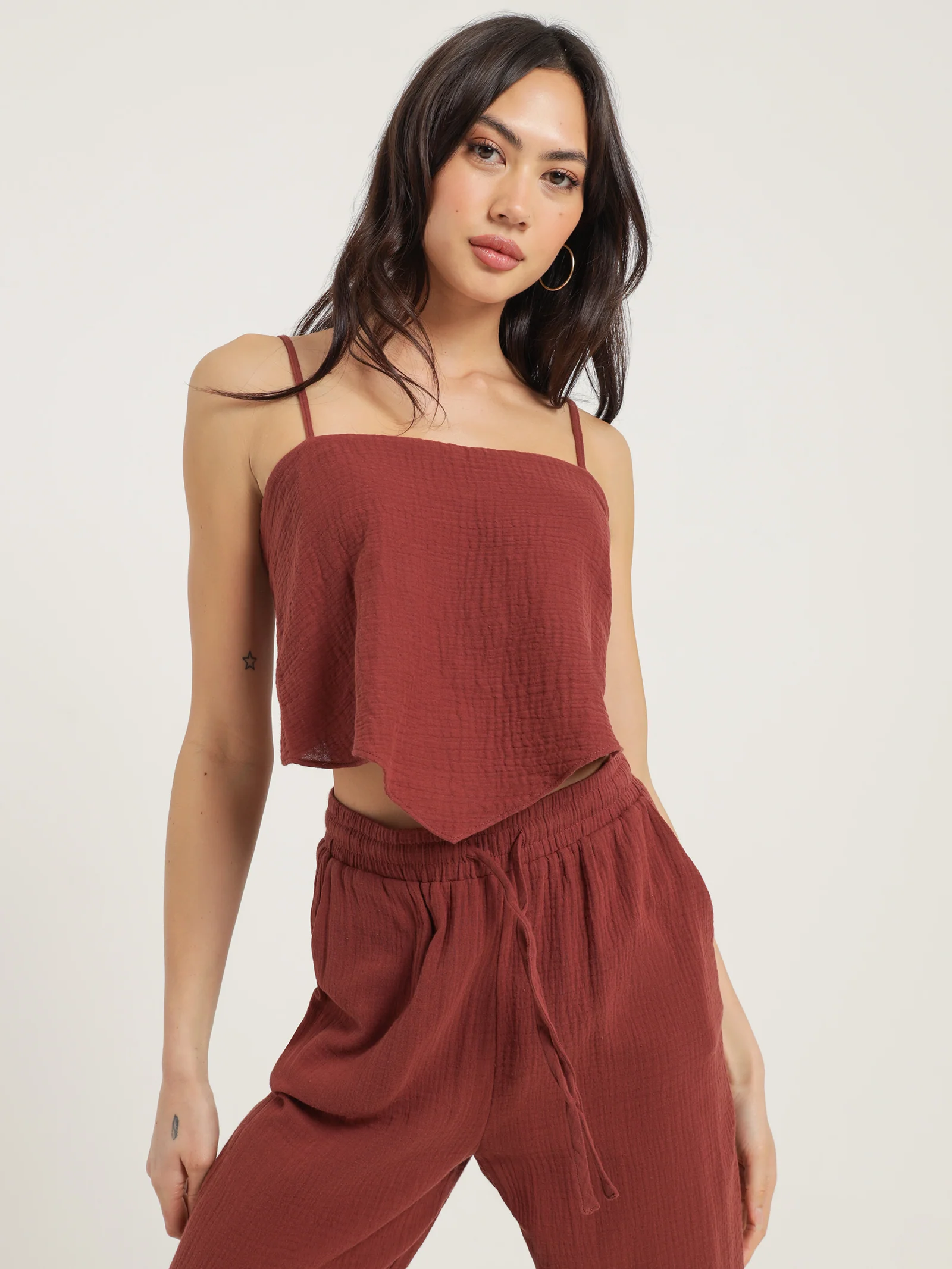 Shay Hanky Hem Top