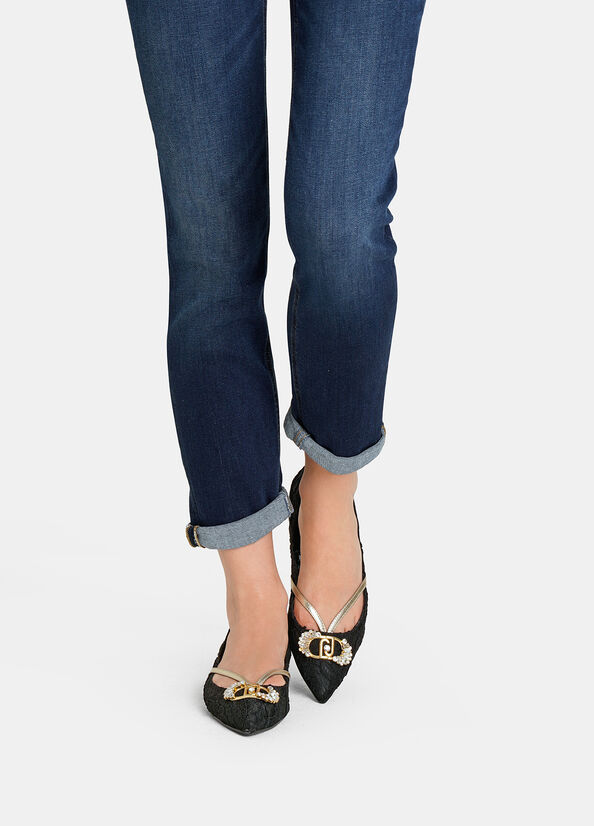 Ballerine in pizzo con logo gioiello