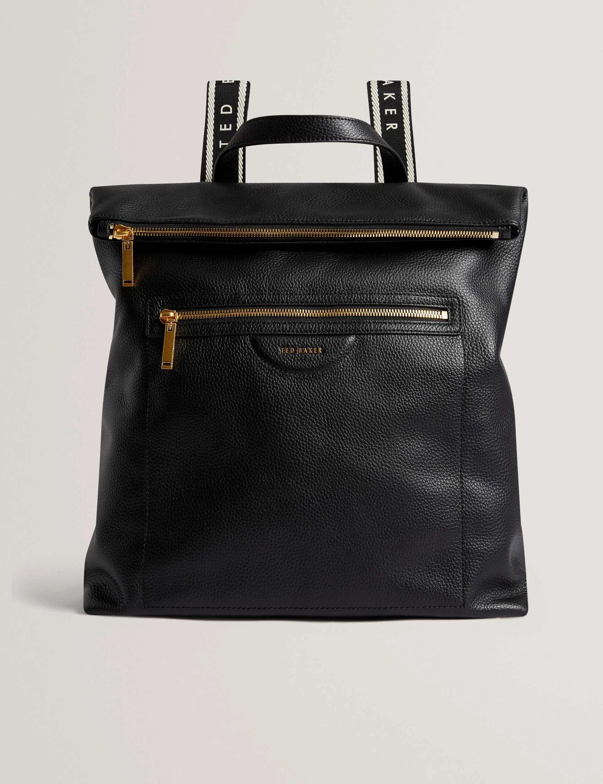 ESSAYA | BLACK