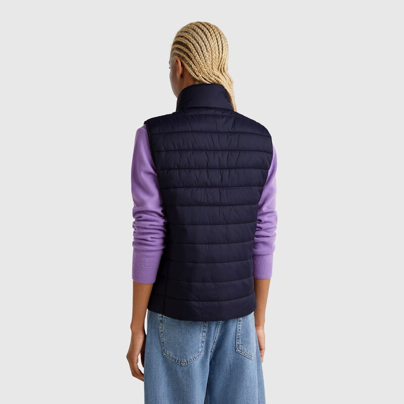Sleeveless slim fit jacket with padding