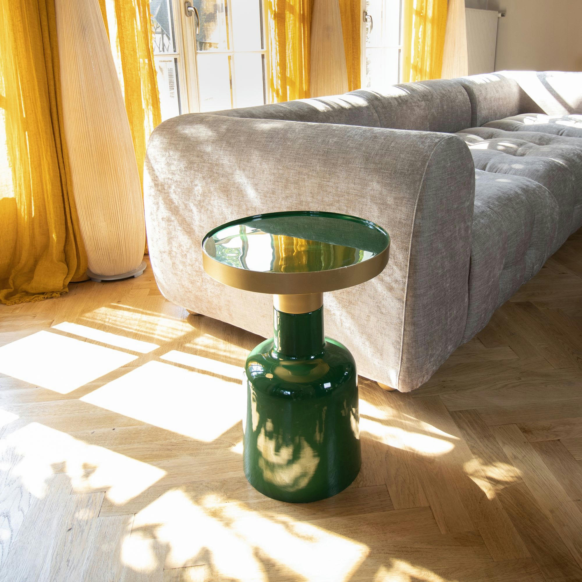 PAMONA - Meuble d'appoint rond en métail émaillé vert et doré