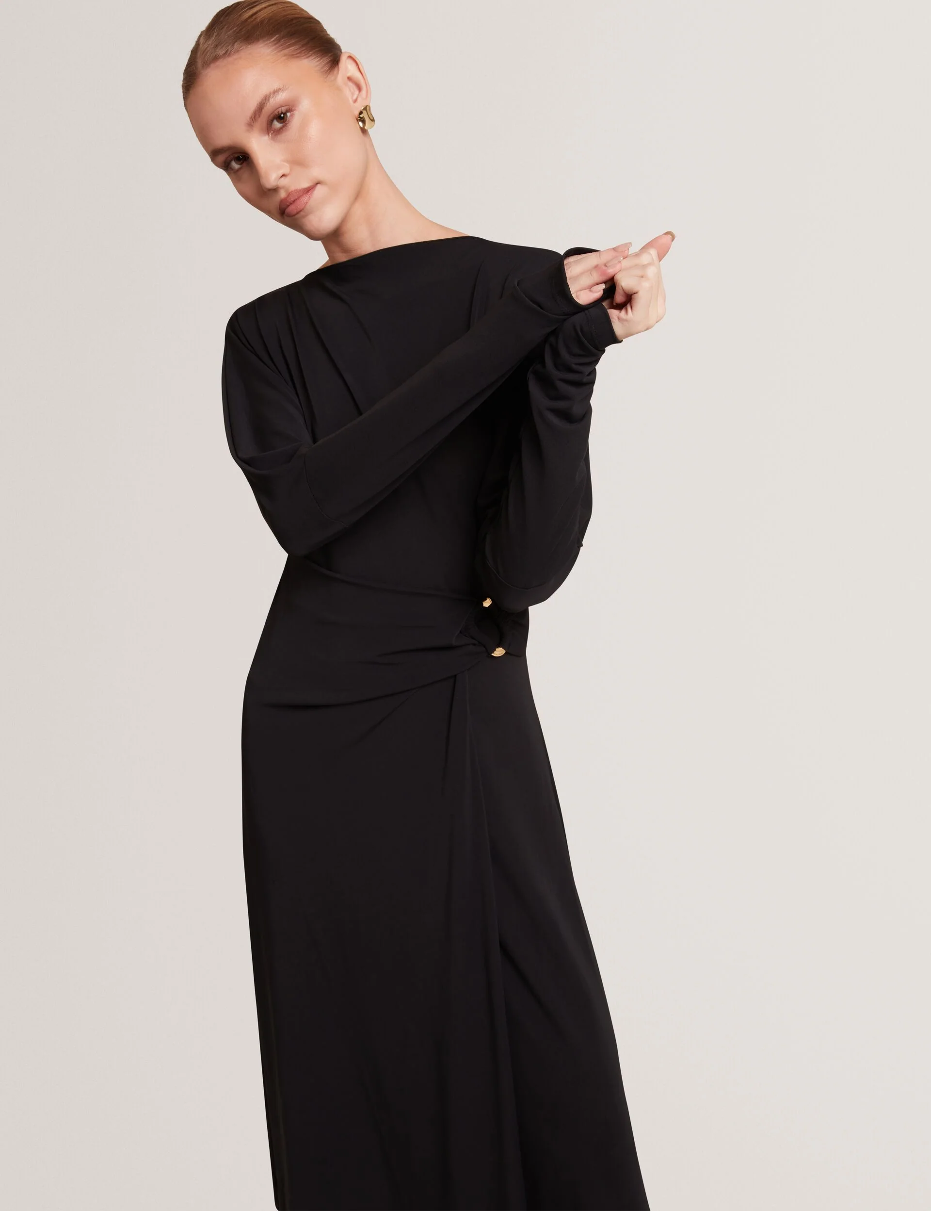 RALHAA | BLACK