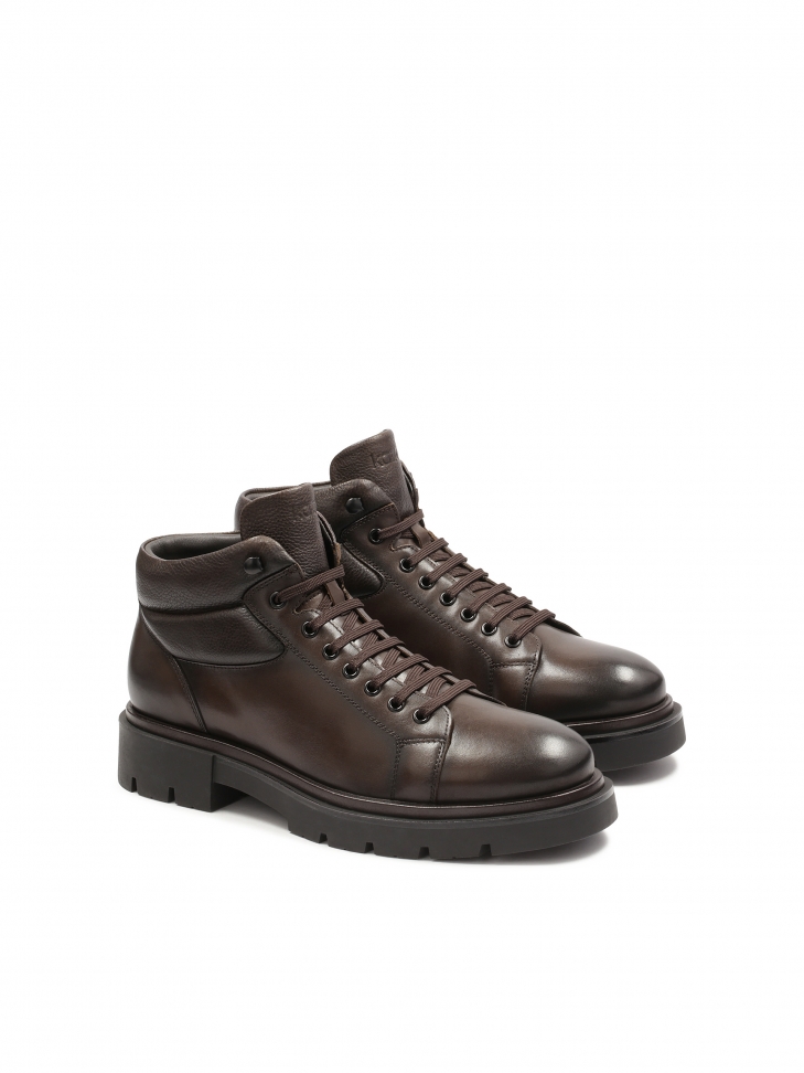 Men's brown boots in classic style