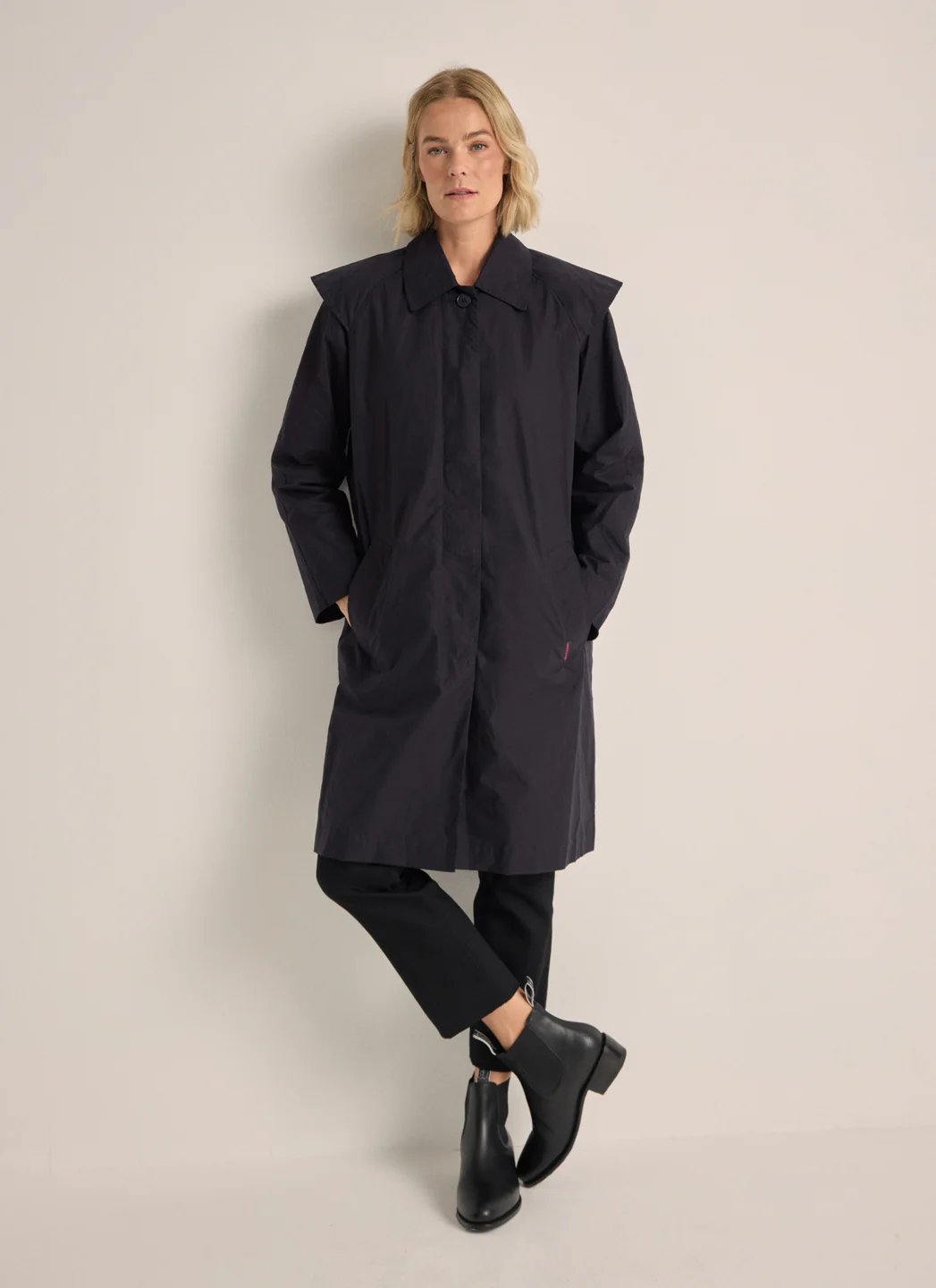 Women's Light Weight Town & Country Coat