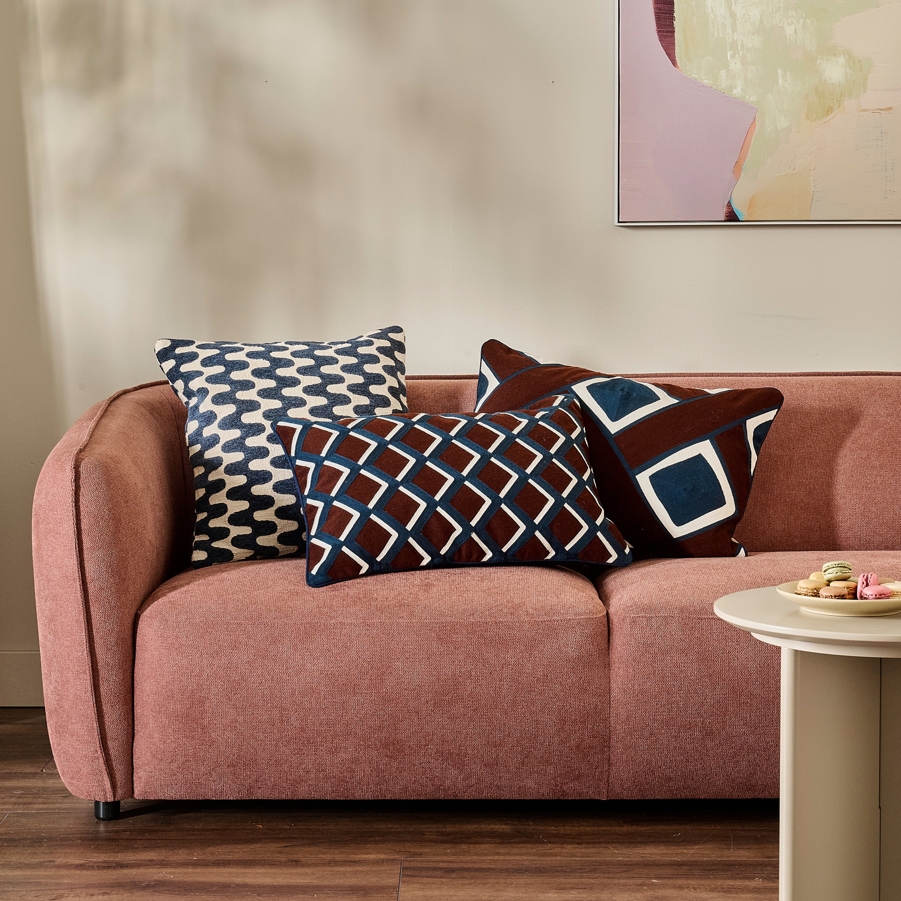 by fonQ Hexa Sierkussen 40 x 60 cm - Bordeaux / Blauw