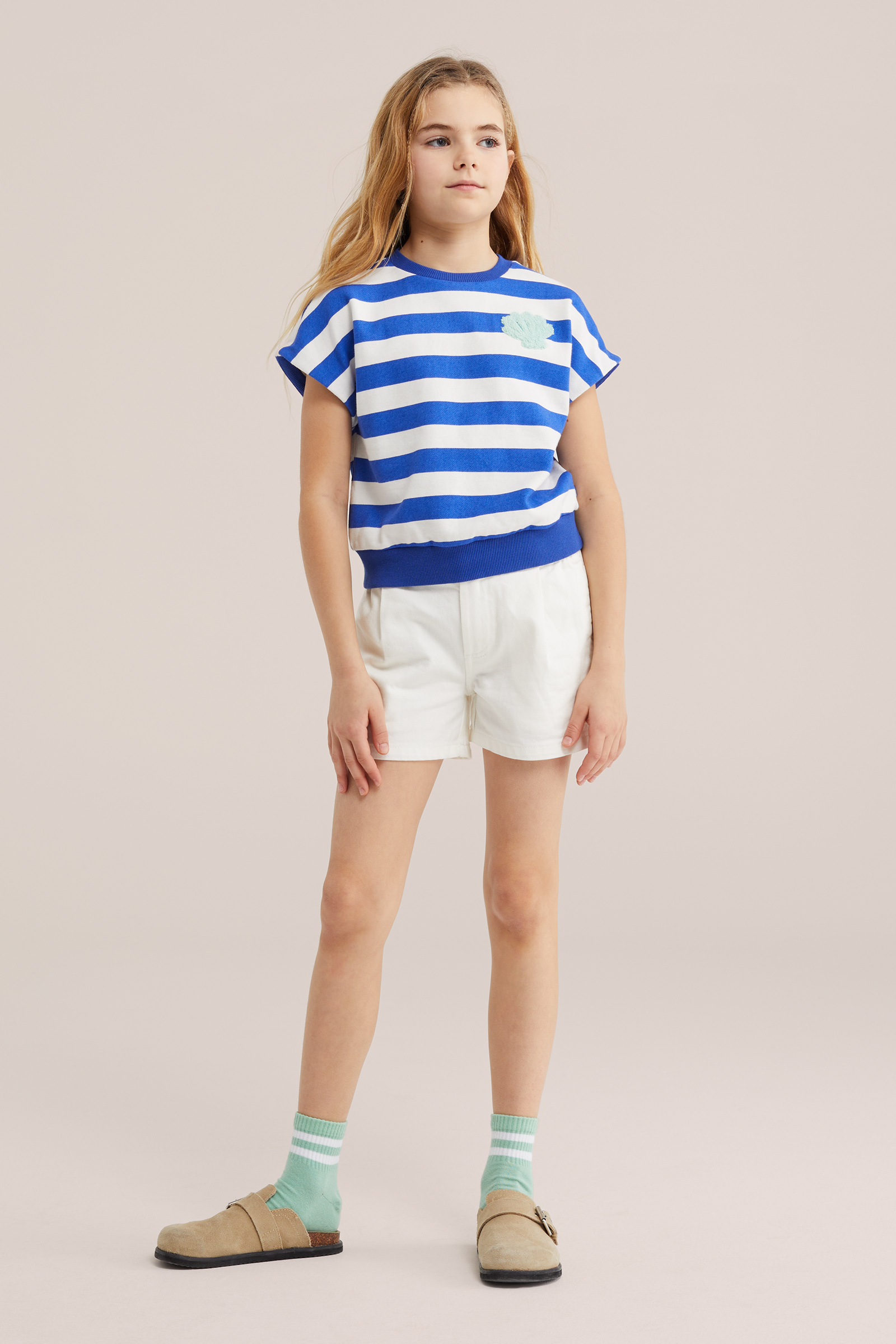 Meisjes oversized sweater met embroidery