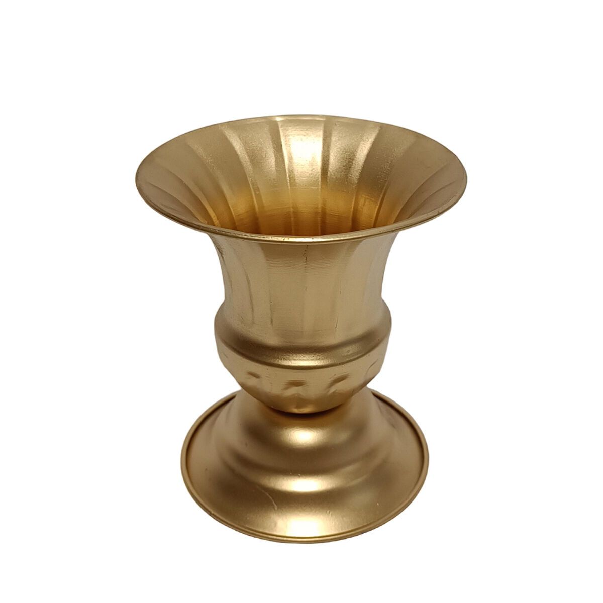 Jarra dourada em metal