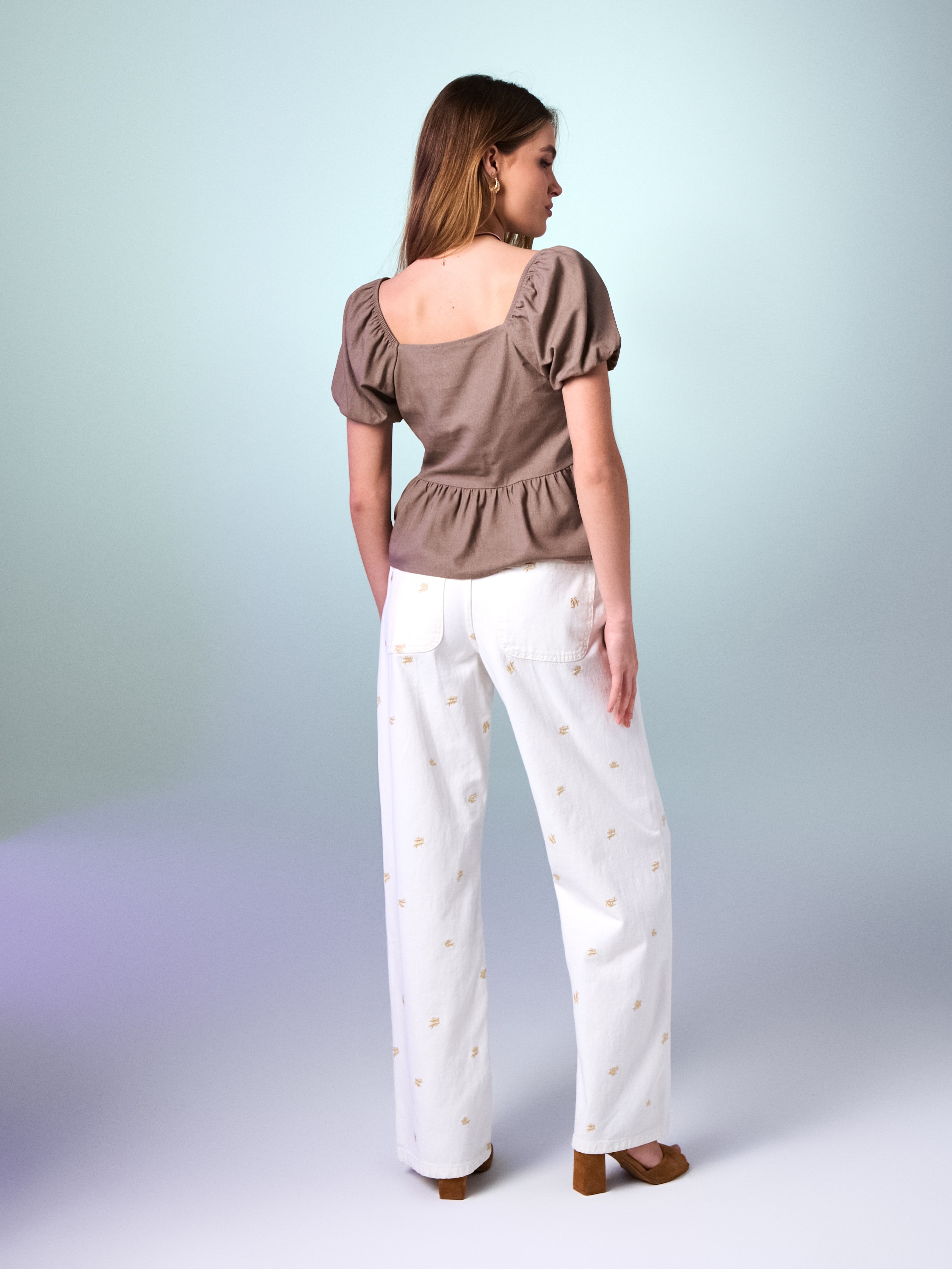 Jeansy wide leg z haftem