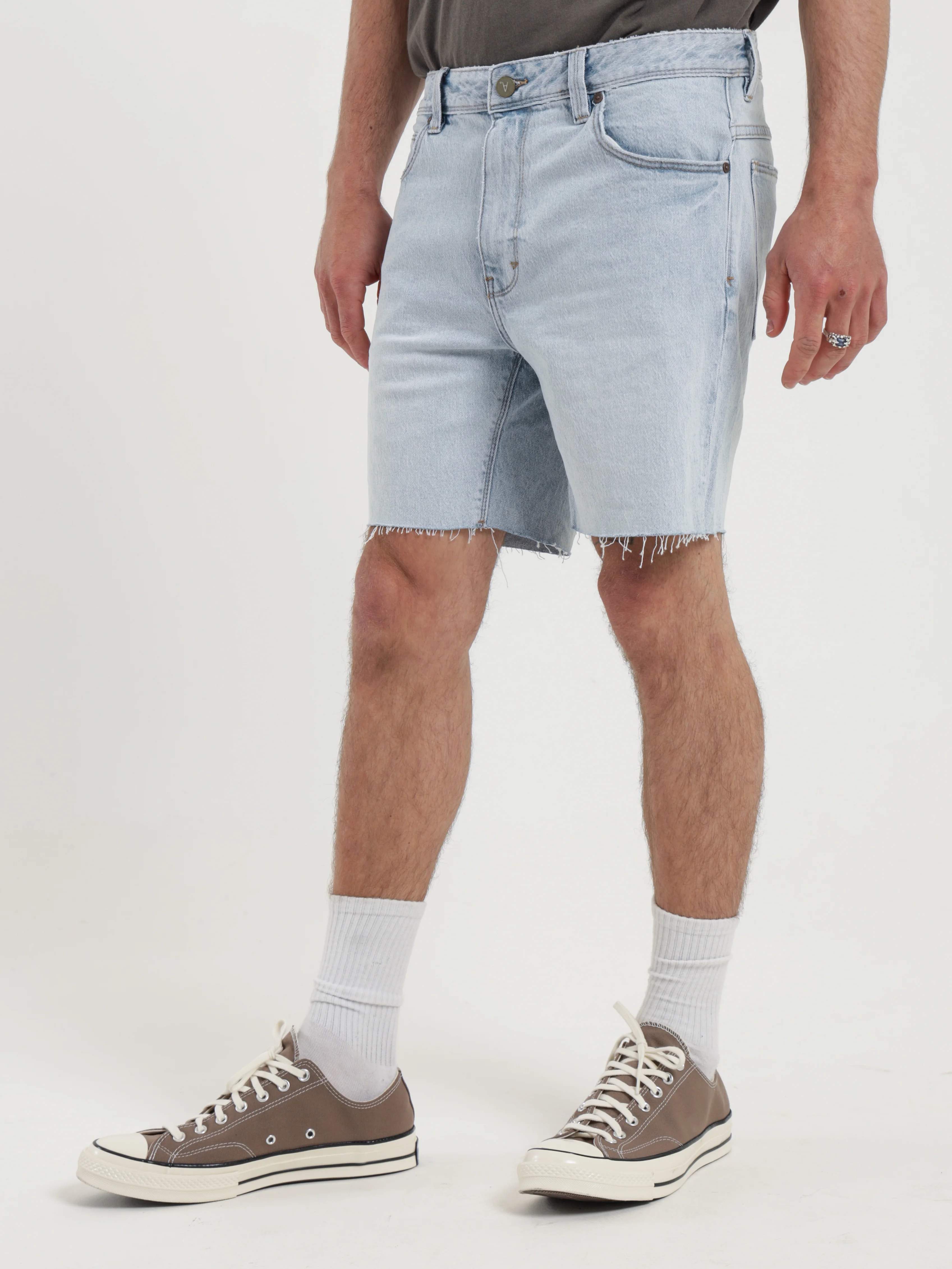 A Cropped Slim Denim Shorts