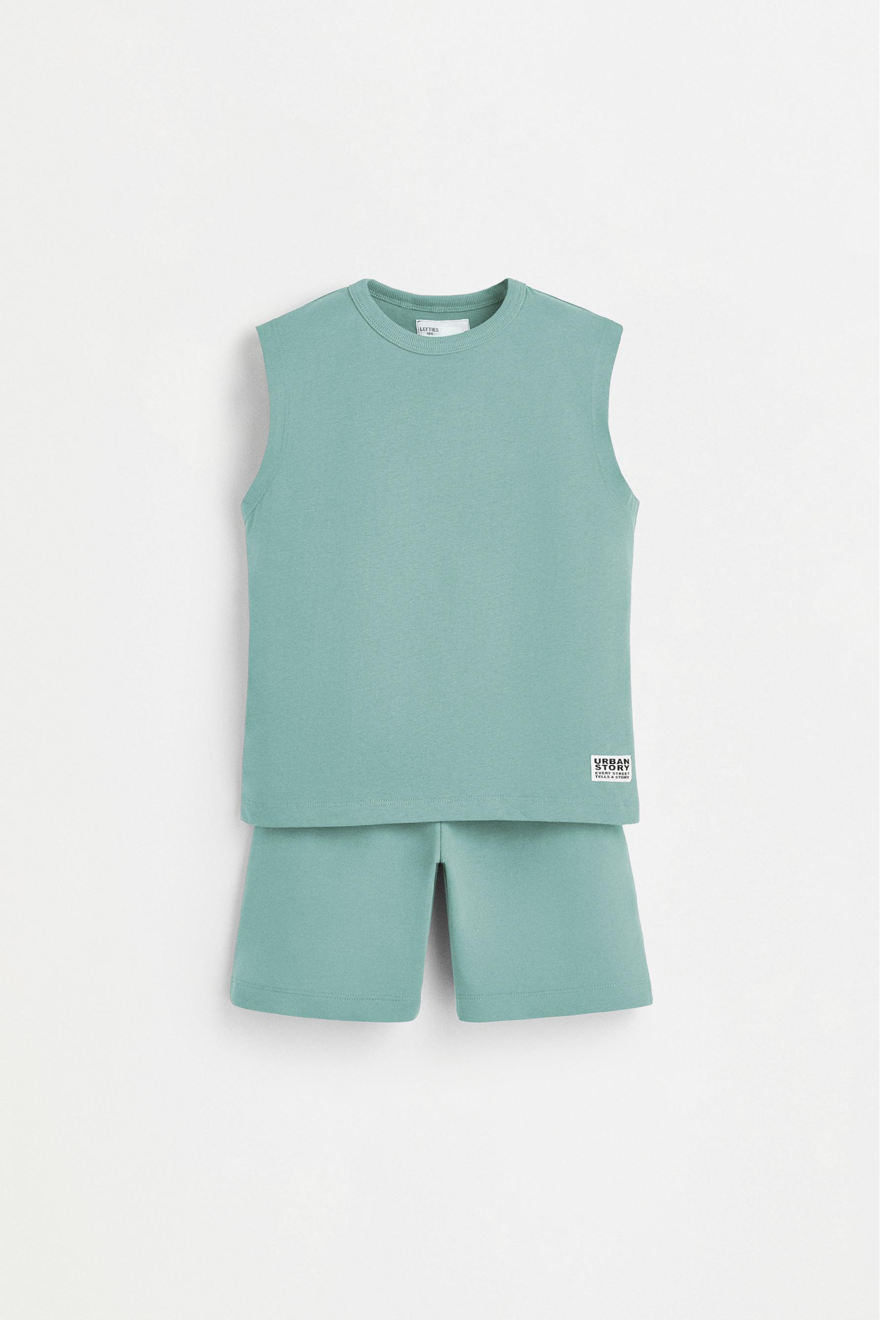 Set camiseta sisa y bermuda jogger