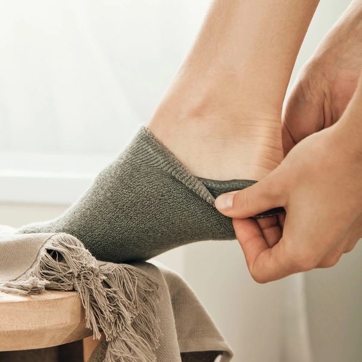 Meraki - Socken für Feuchtigkeitskur, grau
