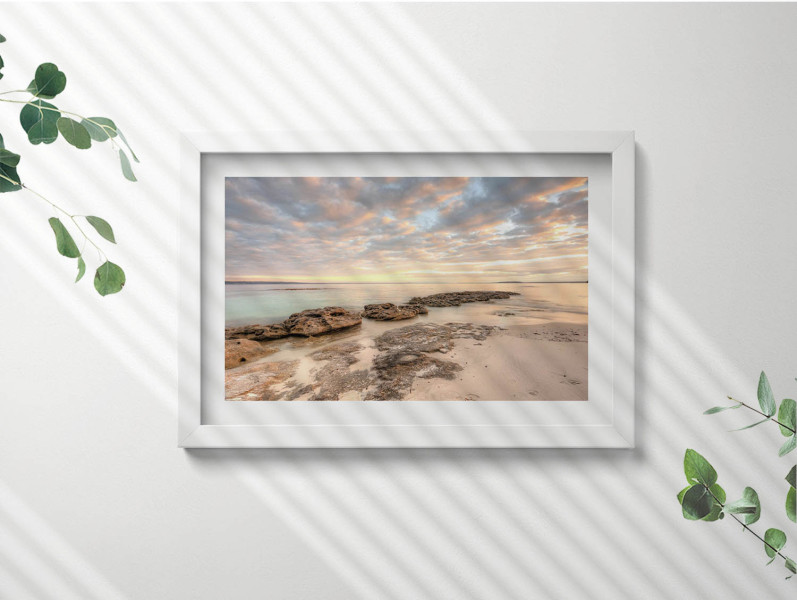 Obraz w białej ramie, Pejzaż plaży moża i nieba 30x20 cm
