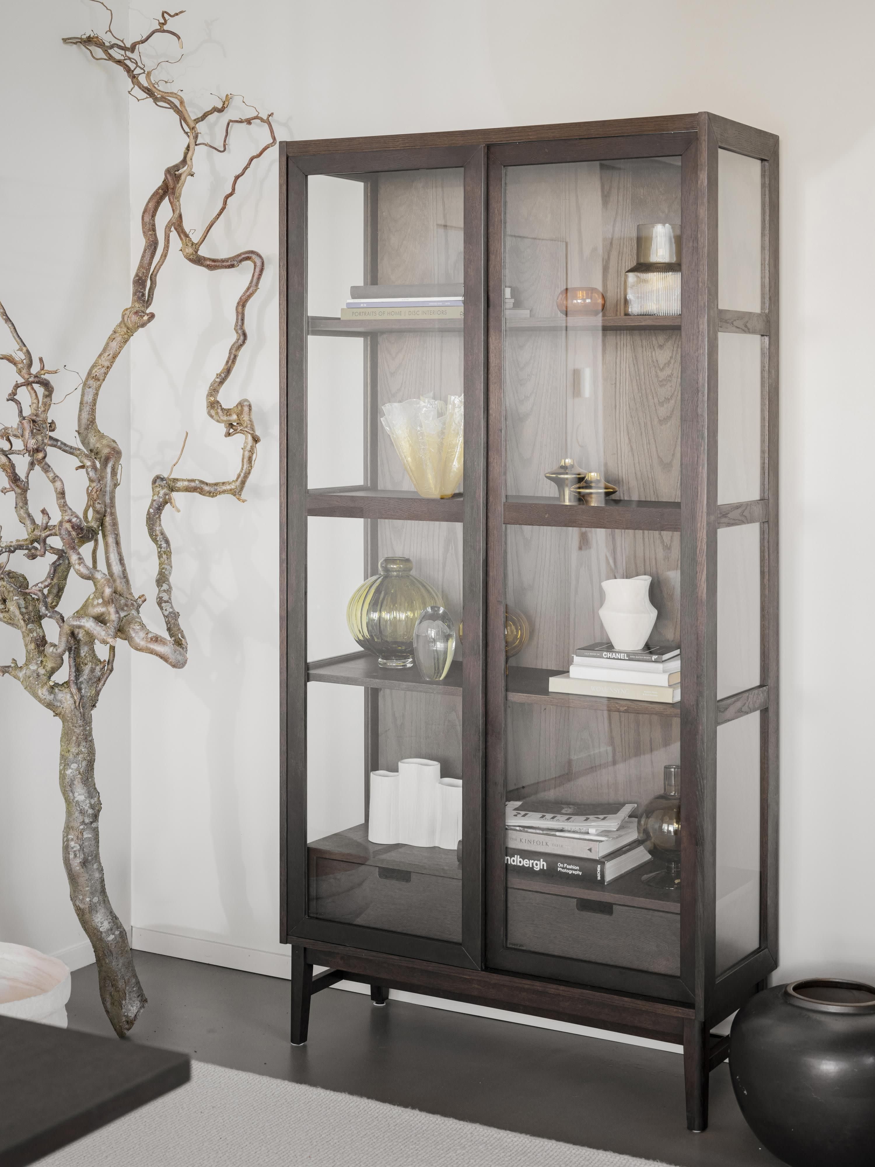 Eichenholz-Vitrine Hazelton mit Schiebetüren