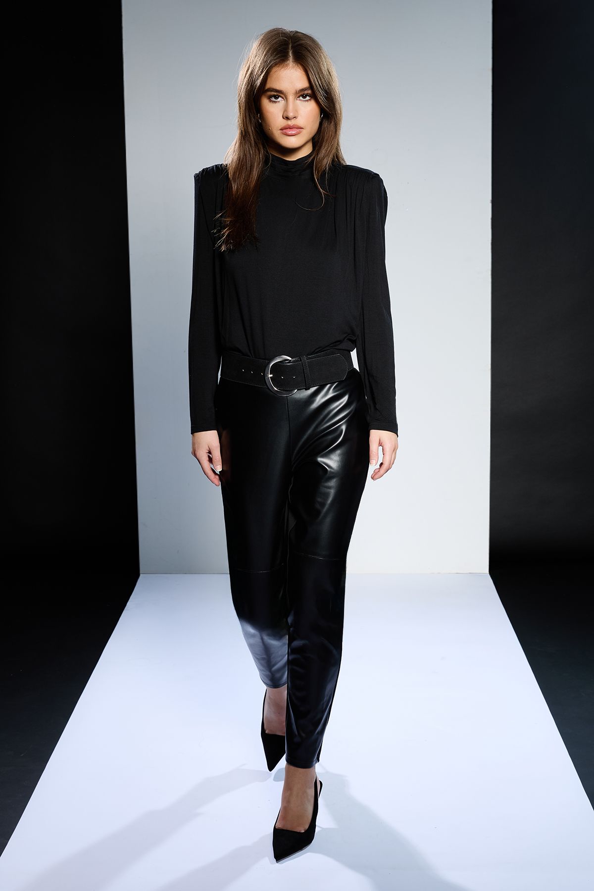 RUNWAY 1.8.1.8 Runway 1.8.1.8 Jersey Shoulder Pad T-shirt