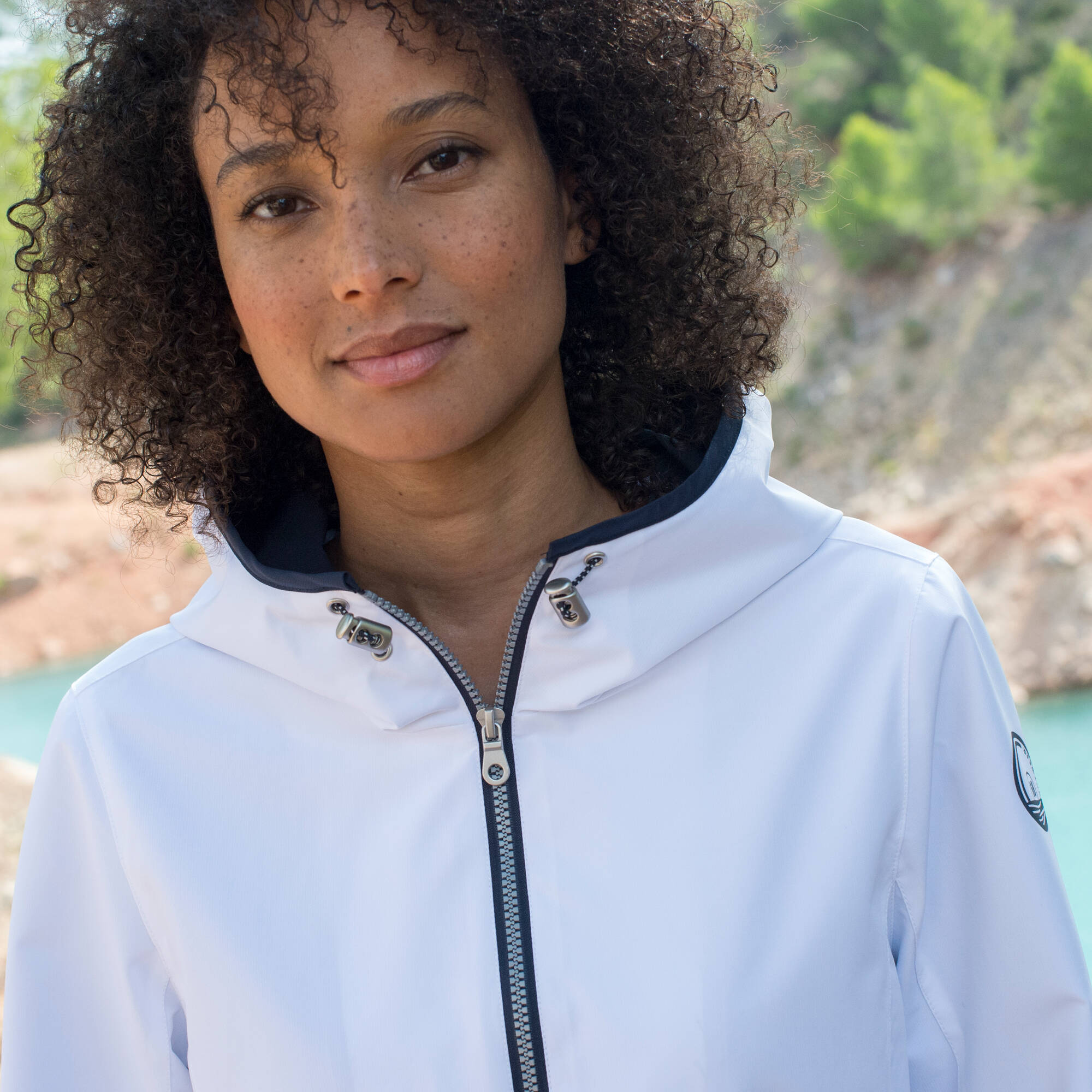 Veste imperméable à capuche