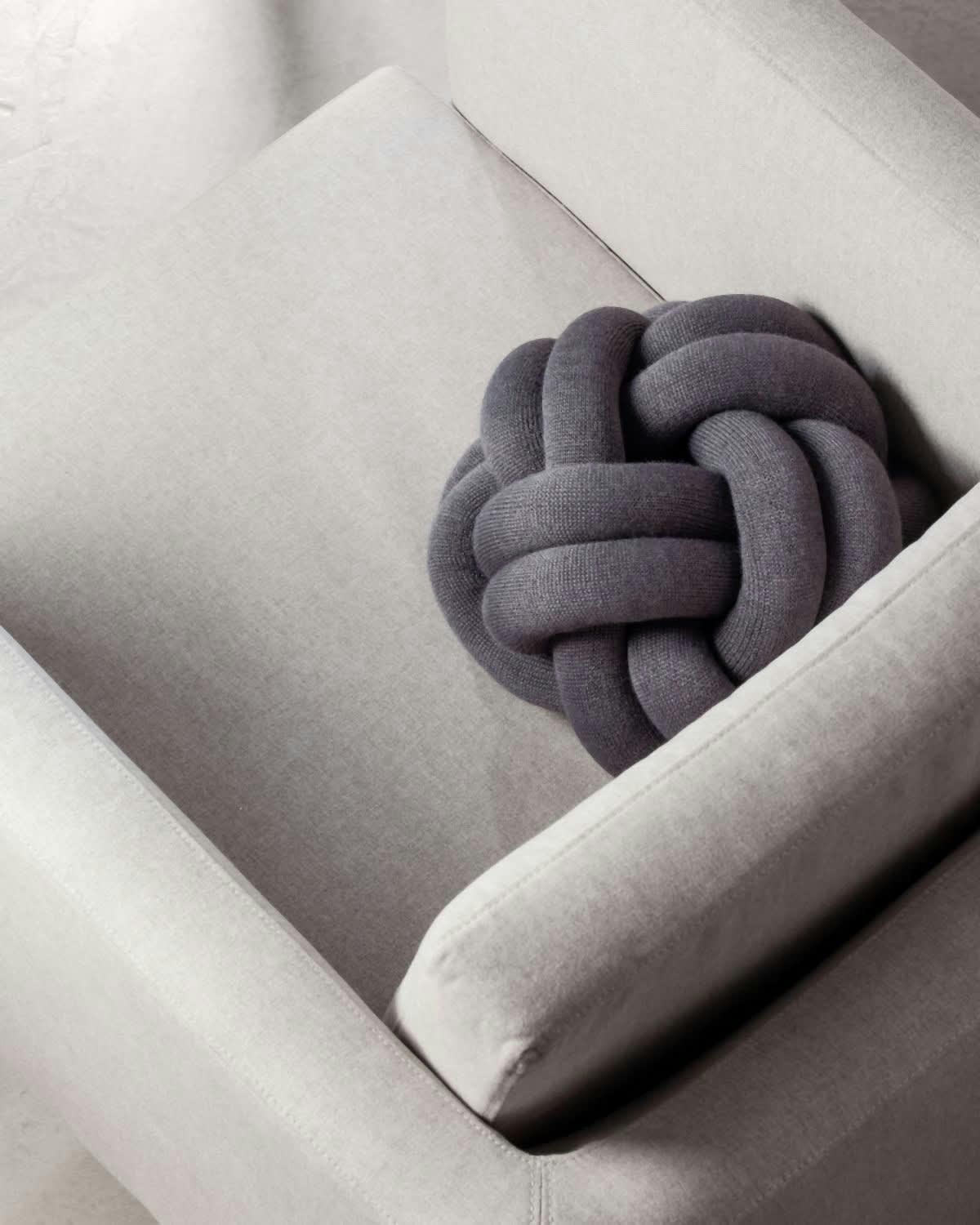 - Coussin Knot Tissus gris 30x15x30 cm