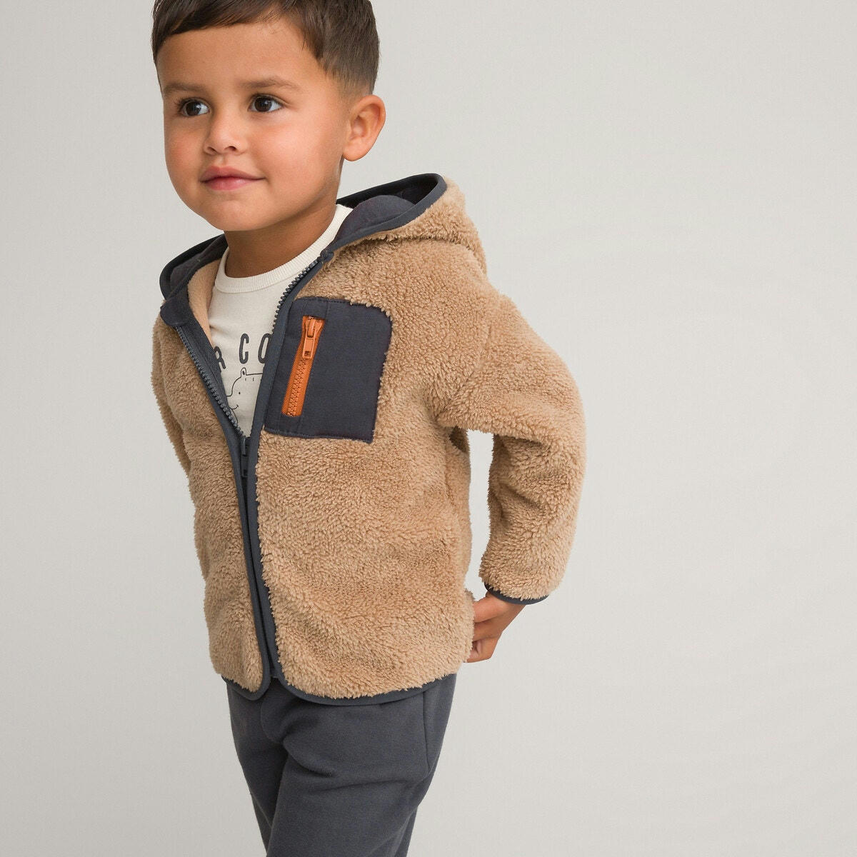 Ensemble 3 pièces gilet, T-shirt et jogging
