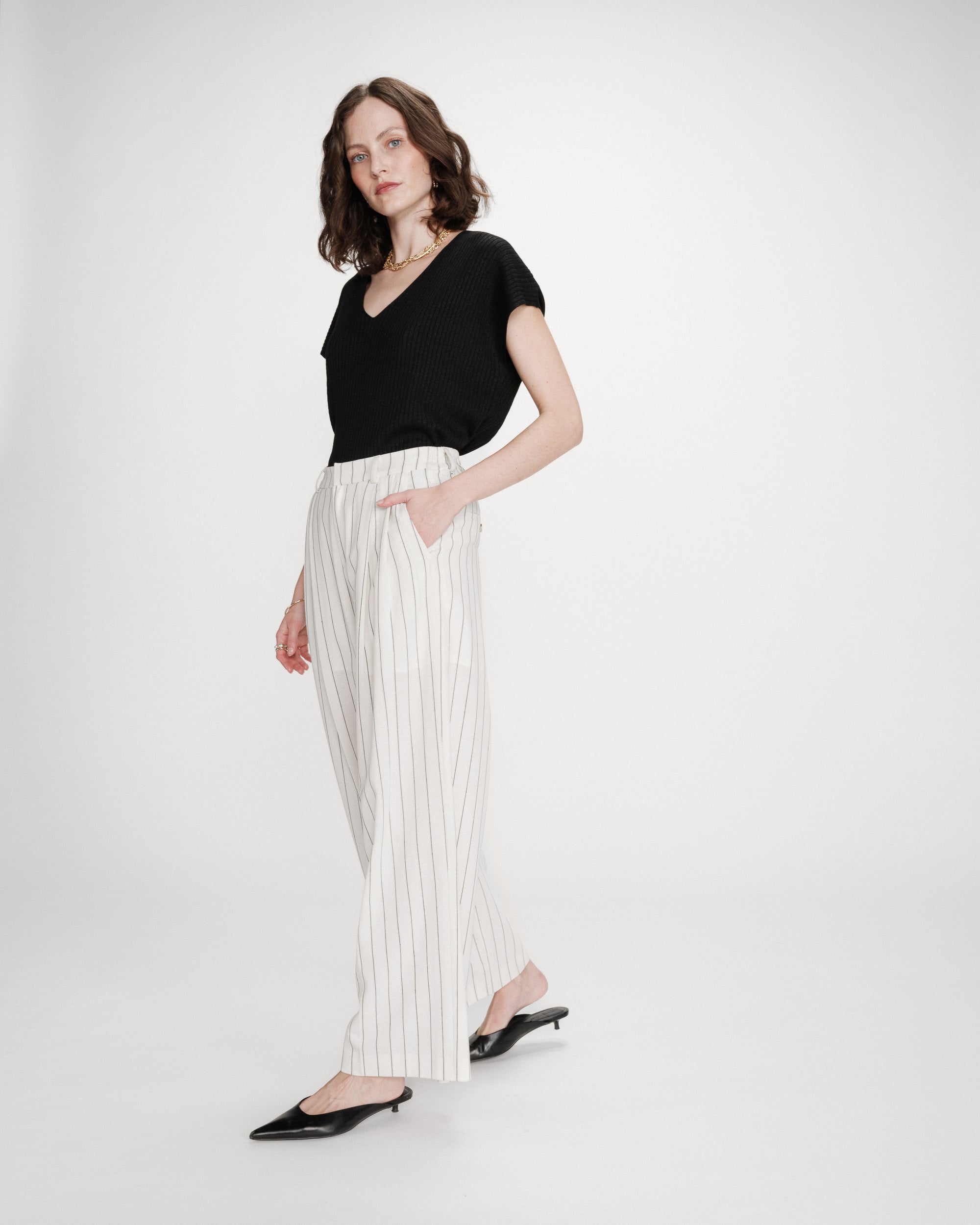 Pantalon tailleur droit en lin à fines rayures white Very